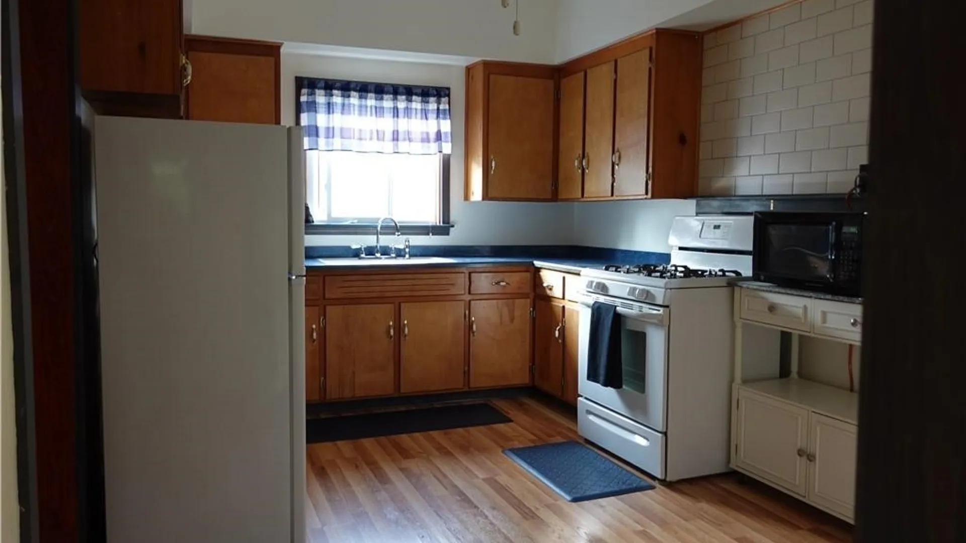 Property at 12 Seneca Parkside, Buffalo, NY 14210 7