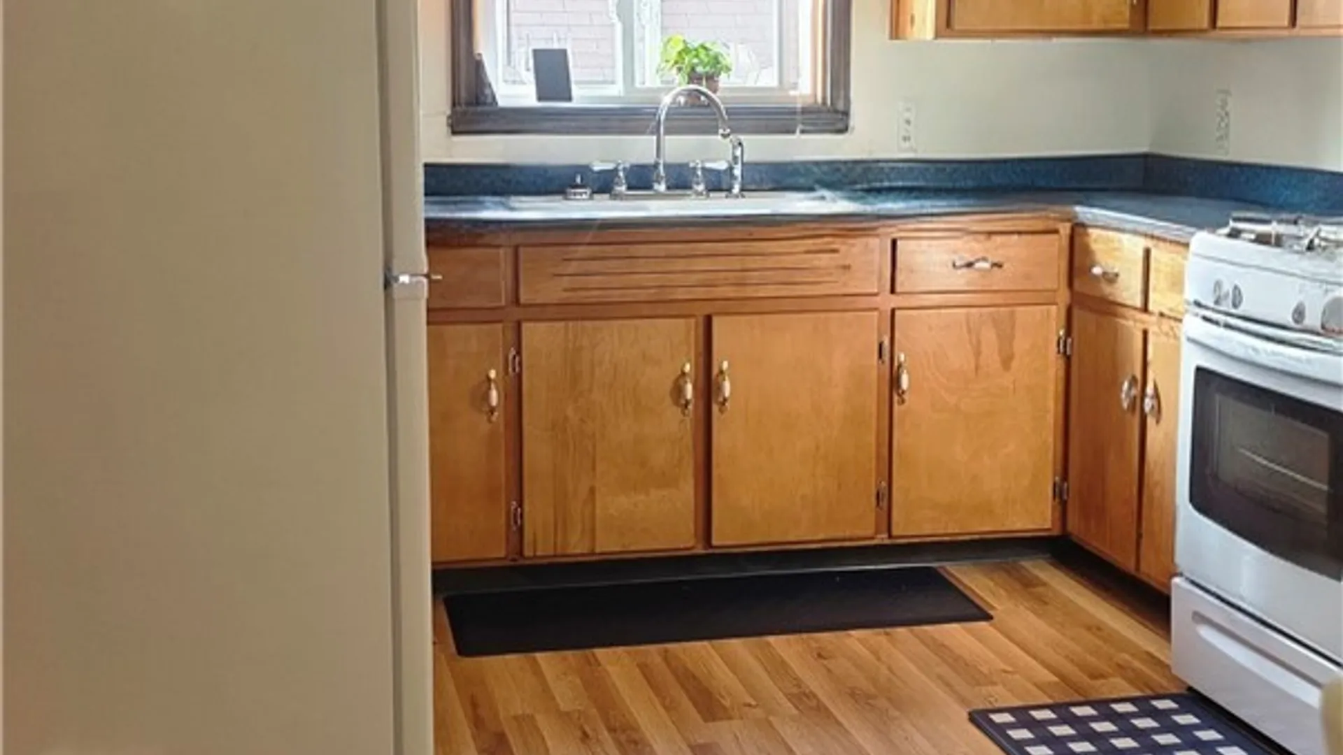 Property at 12 Seneca Parkside, Buffalo, NY 14210 8