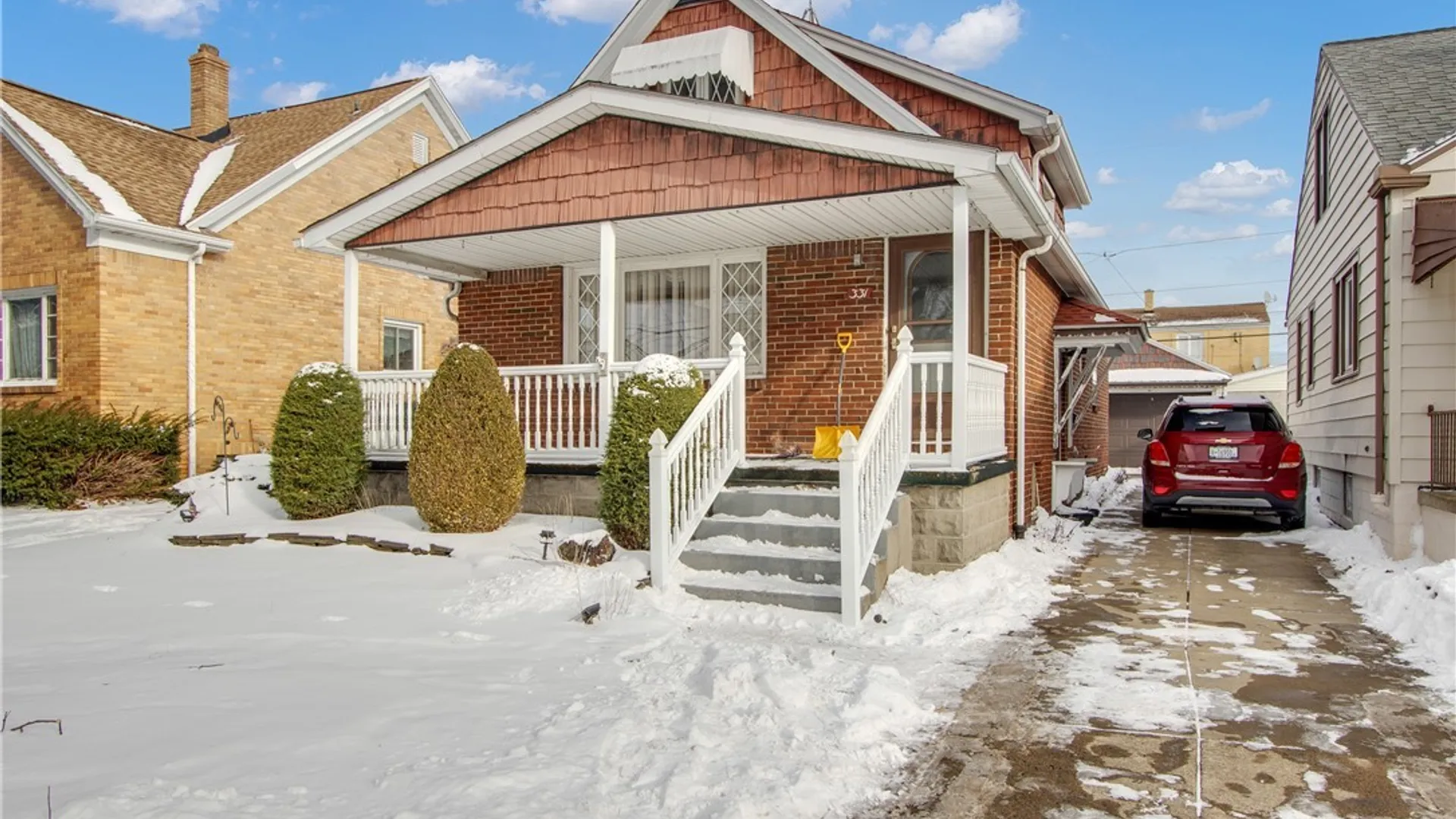 Property at 331 S Ogden Street, Buffalo, NY 14206 3