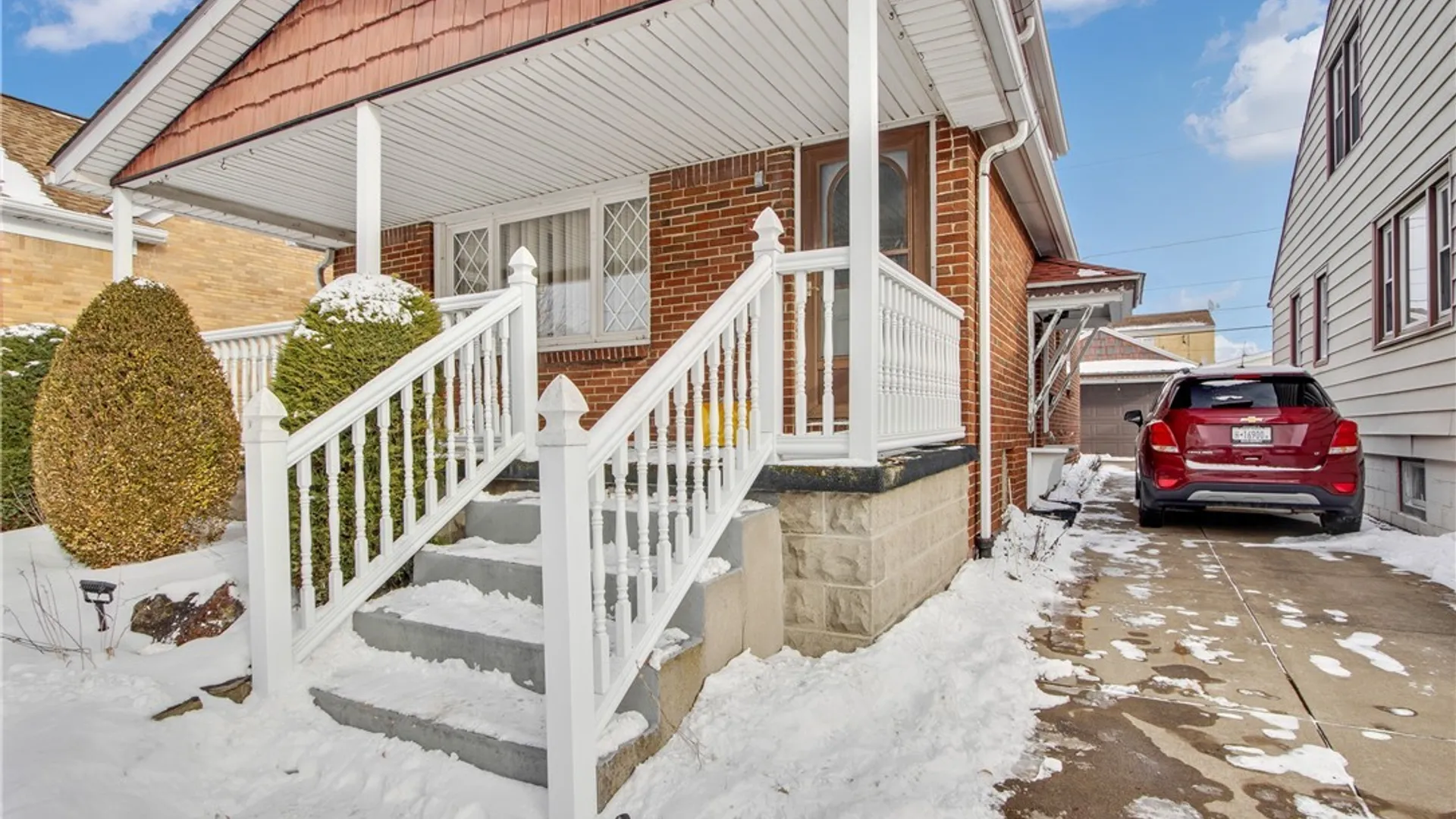 Property at 331 S Ogden Street, Buffalo, NY 14206 4