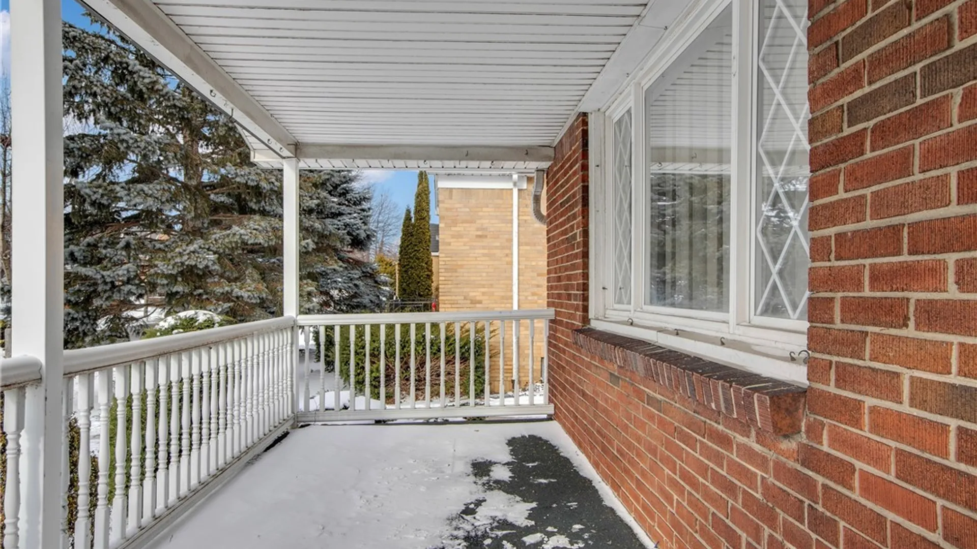 Property at 331 S Ogden Street, Buffalo, NY 14206 6
