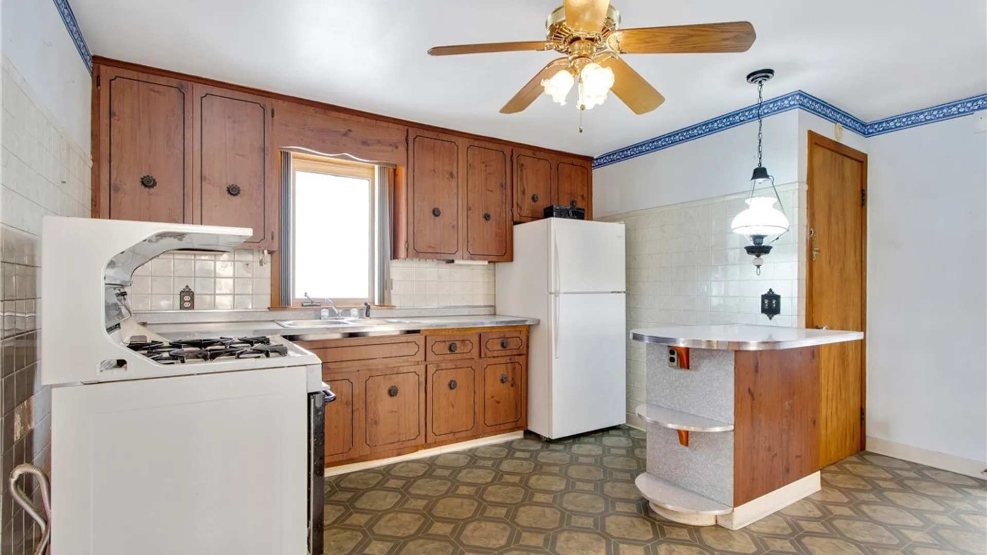 Property at 331 S Ogden Street, Buffalo, NY 14206 9