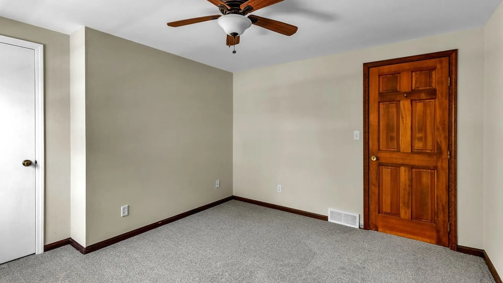 Property at 10875 Howe Road, Clarence, NY 14031 34