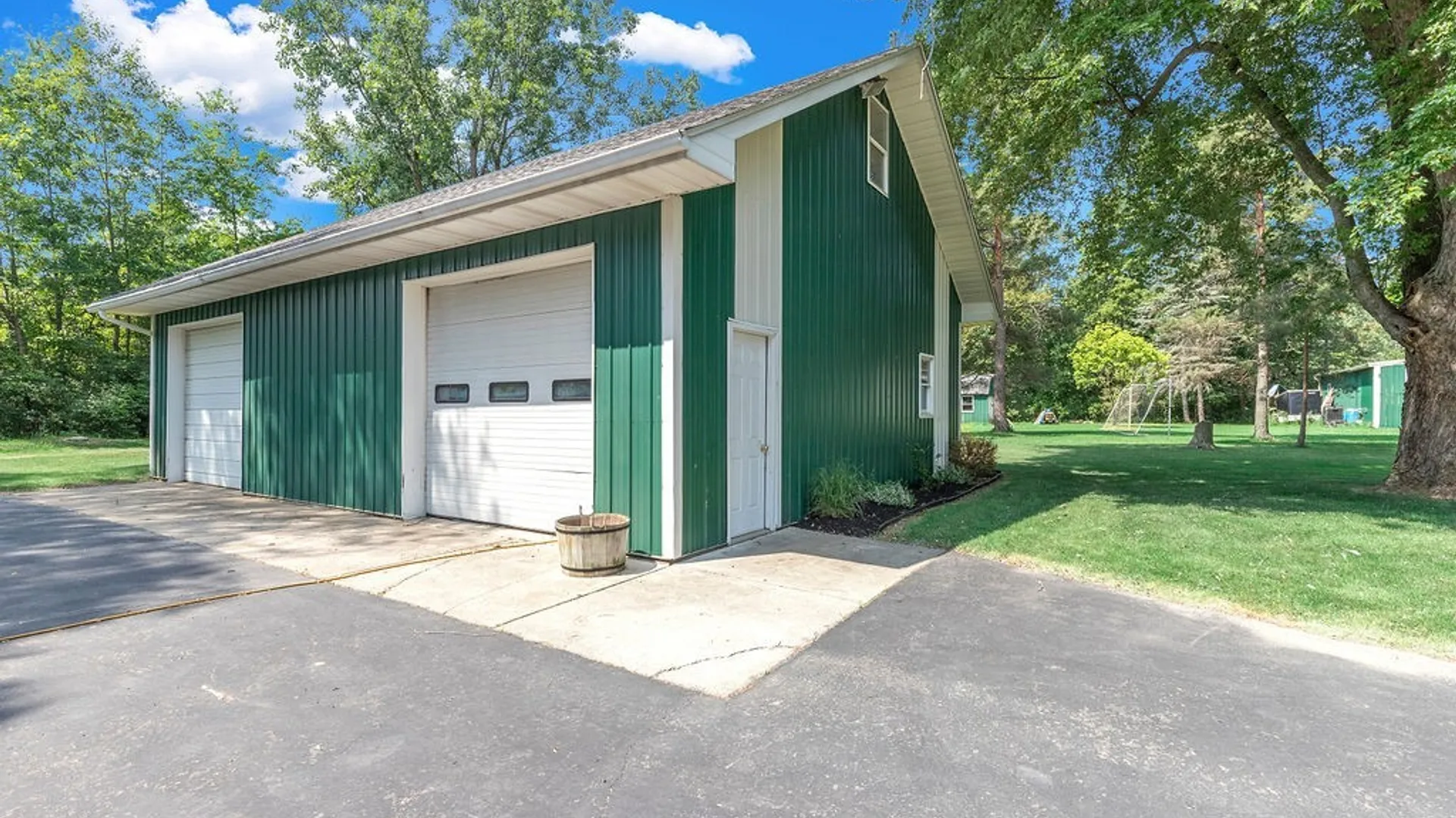 Property at 10875 Howe Road, Clarence, NY 14031 6