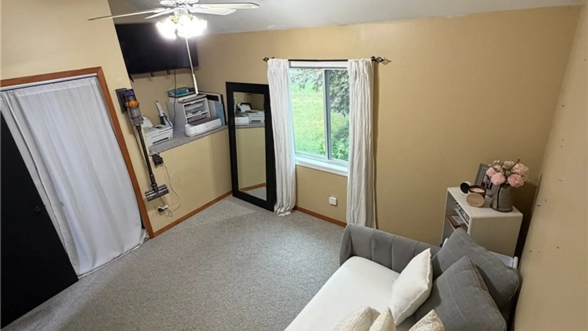 Property at 412 Weatheridge Drive, Camillus, NY 13031 13