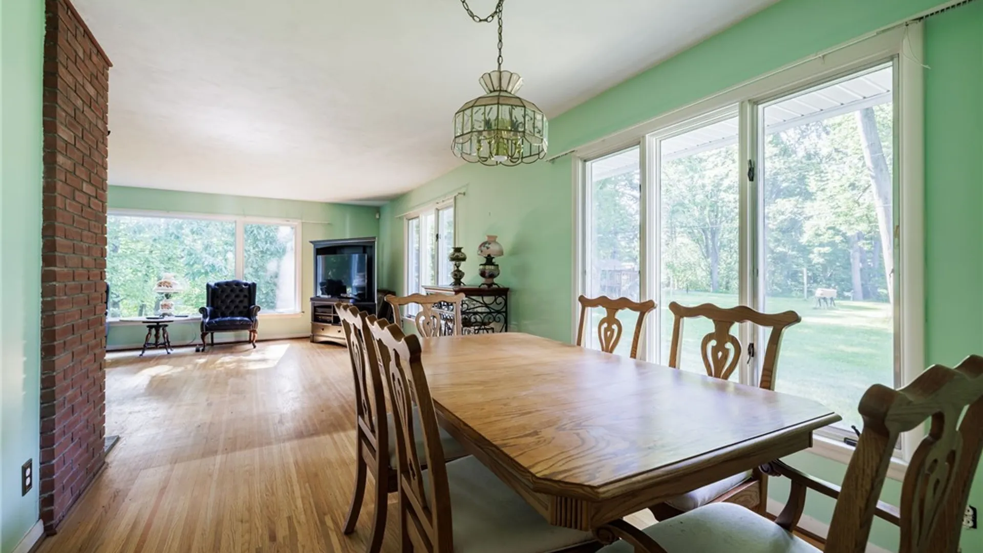 Property at 141 Glenview Lane, Irondequoit, NY 14609 11