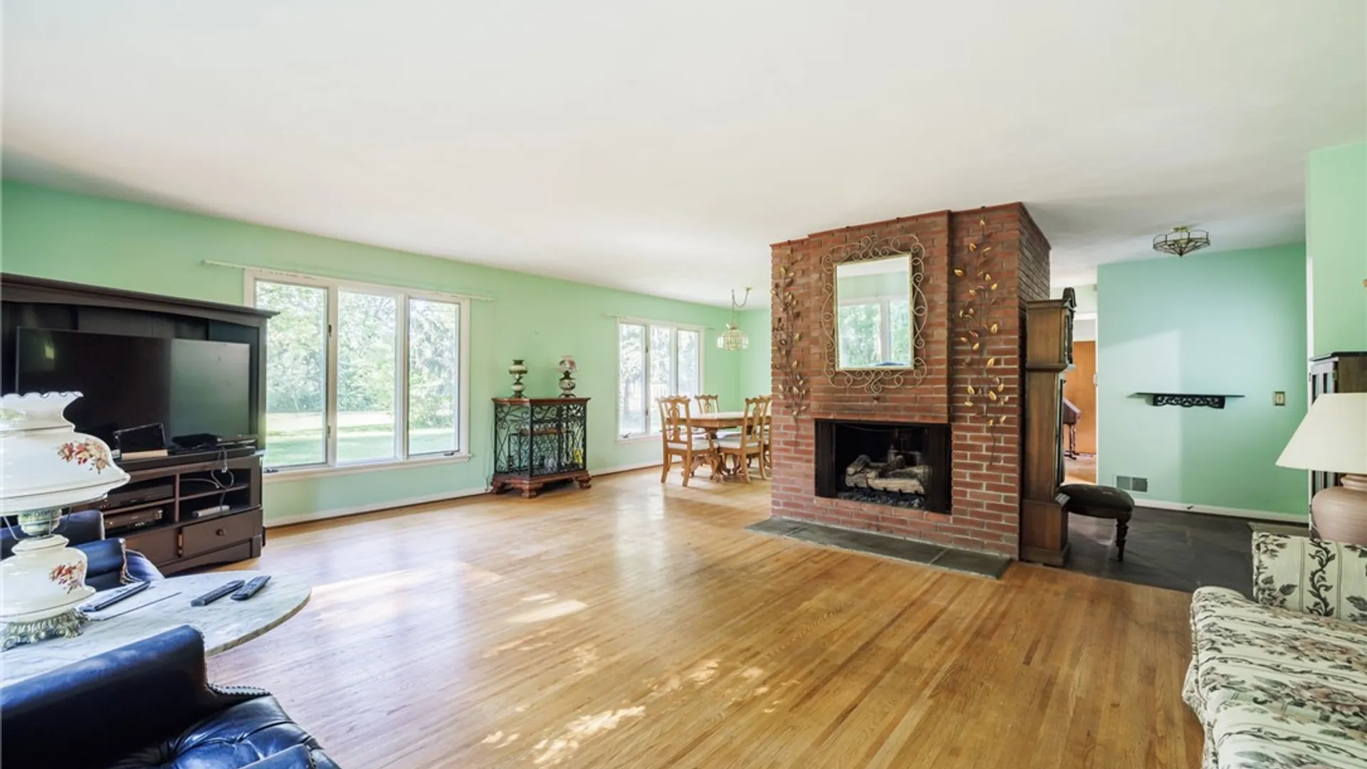 Property at 141 Glenview Lane, Irondequoit, NY 14609 12
