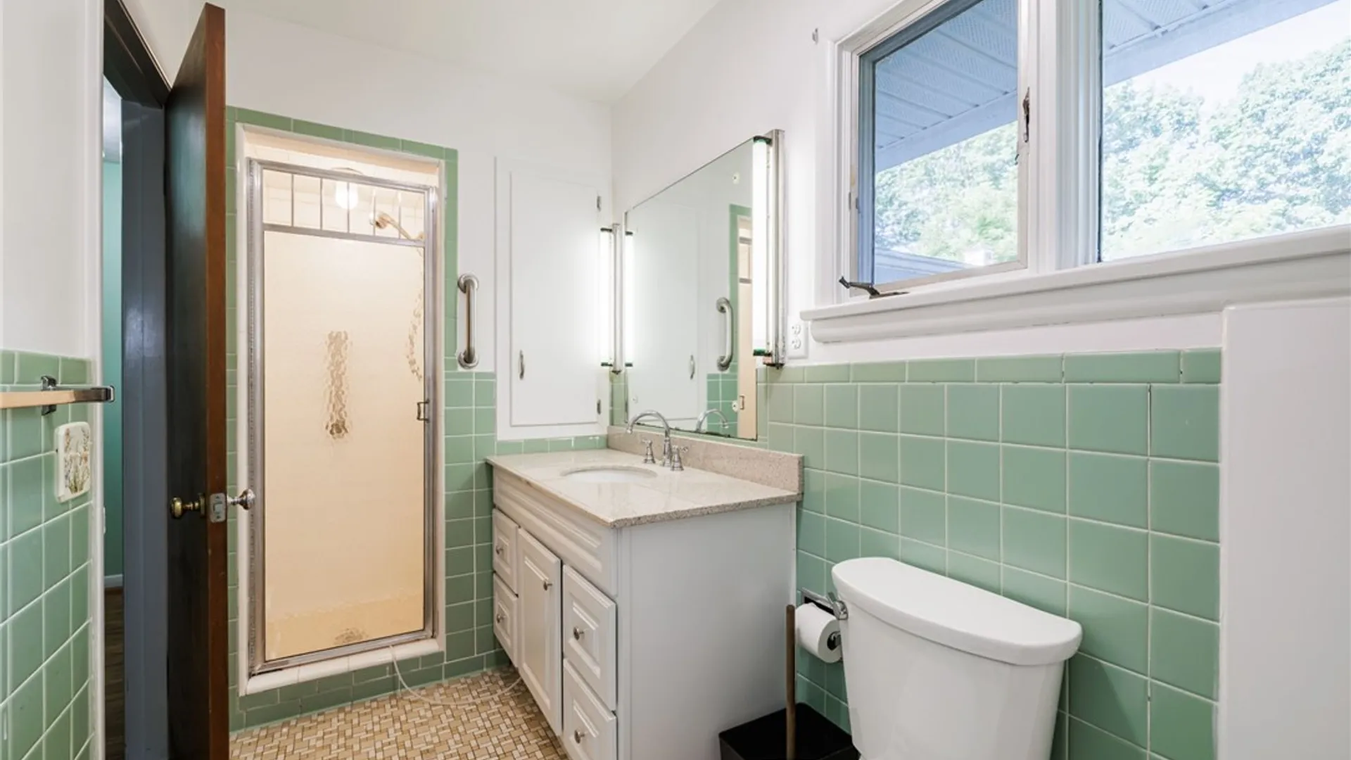 Property at 141 Glenview Lane, Irondequoit, NY 14609 21