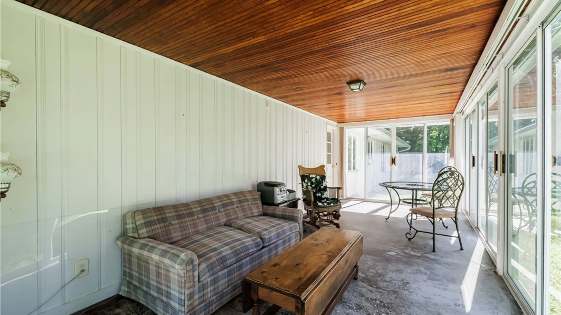 Property at 141 Glenview Lane, Irondequoit, NY 14609 25