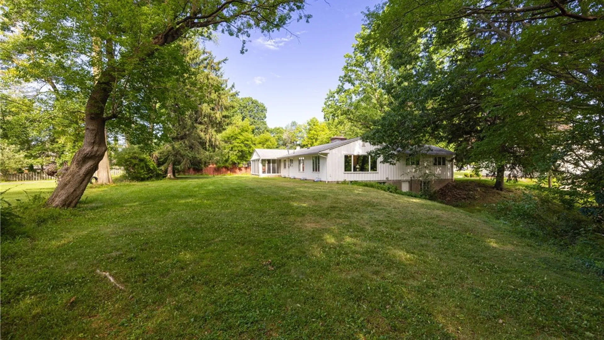 Property at 141 Glenview Lane, Irondequoit, NY 14609 30