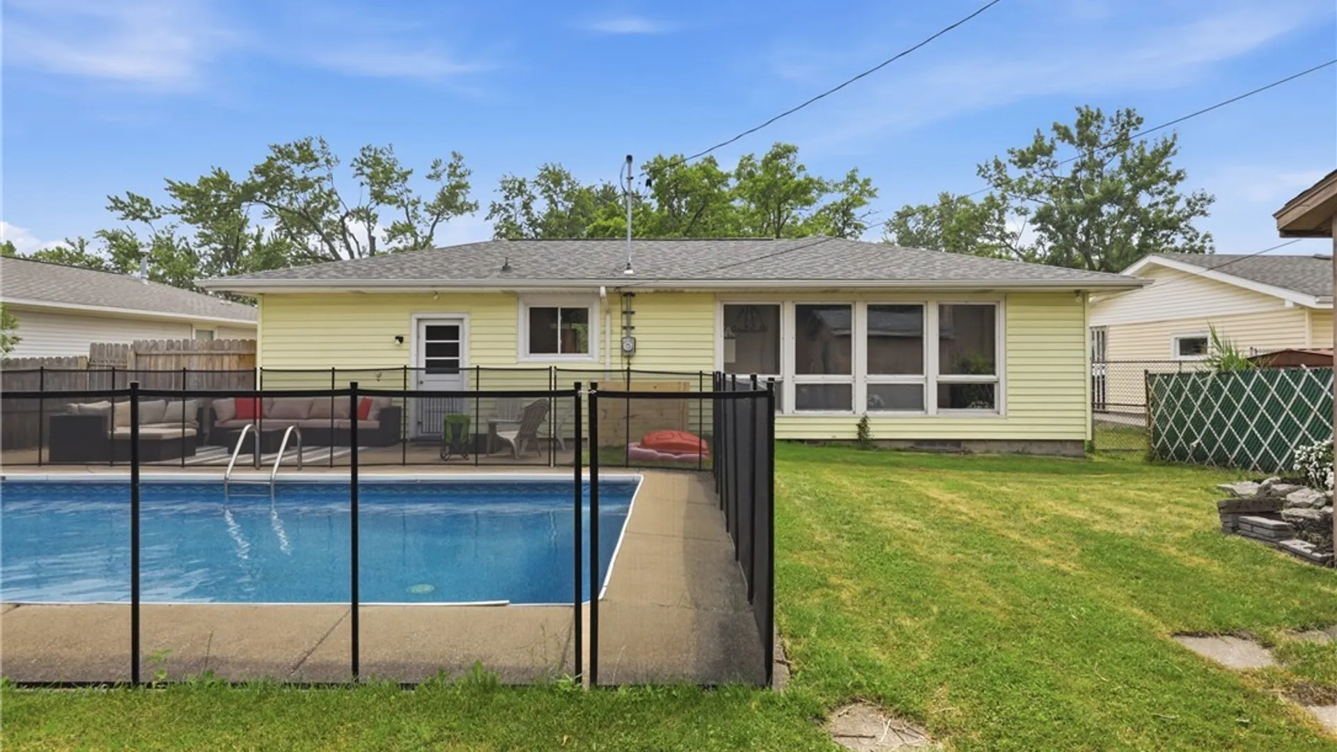 Property at 303 Woodgate Road, Tonawanda, NY 14150 37