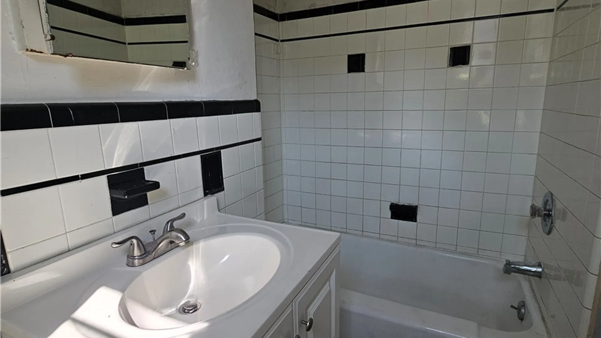 Property at 44 Park Avenue, Rochester, NY 14607 14