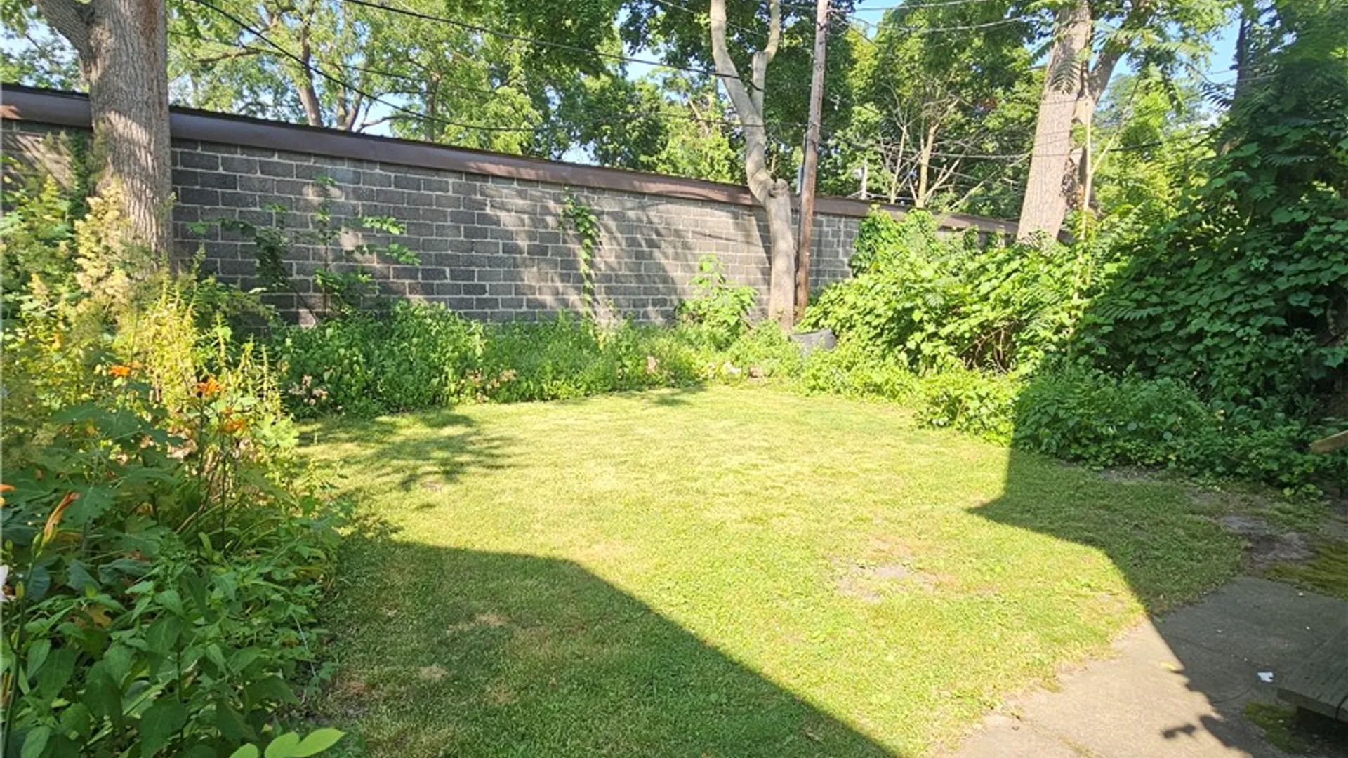 Property at 44 Park Avenue, Rochester, NY 14607 15
