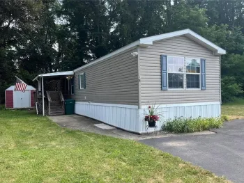 13 Glazer Drive, Penfield, NY 14625