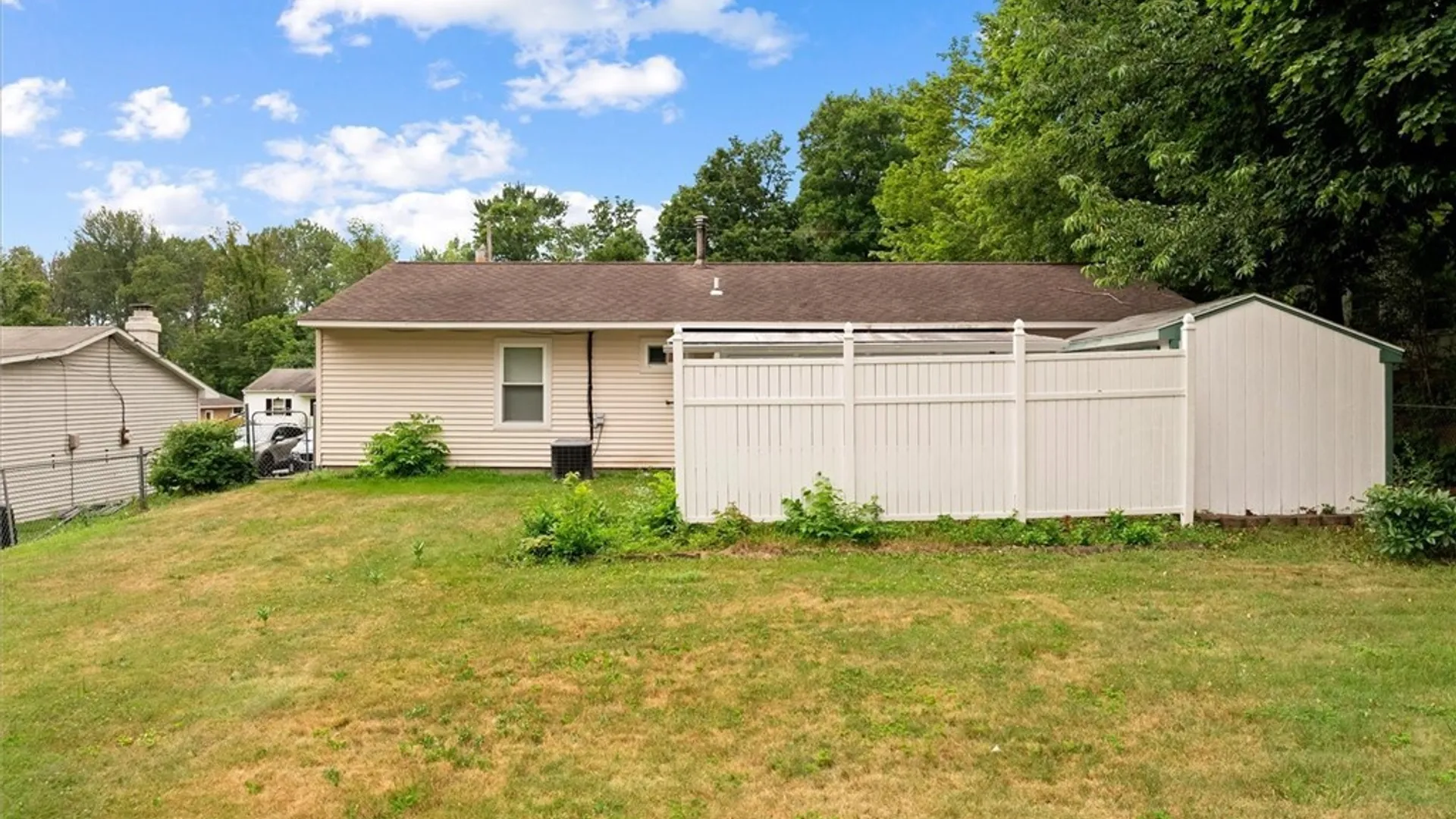 Property at 504 Deerwood Road, Utica, NY 13502 12