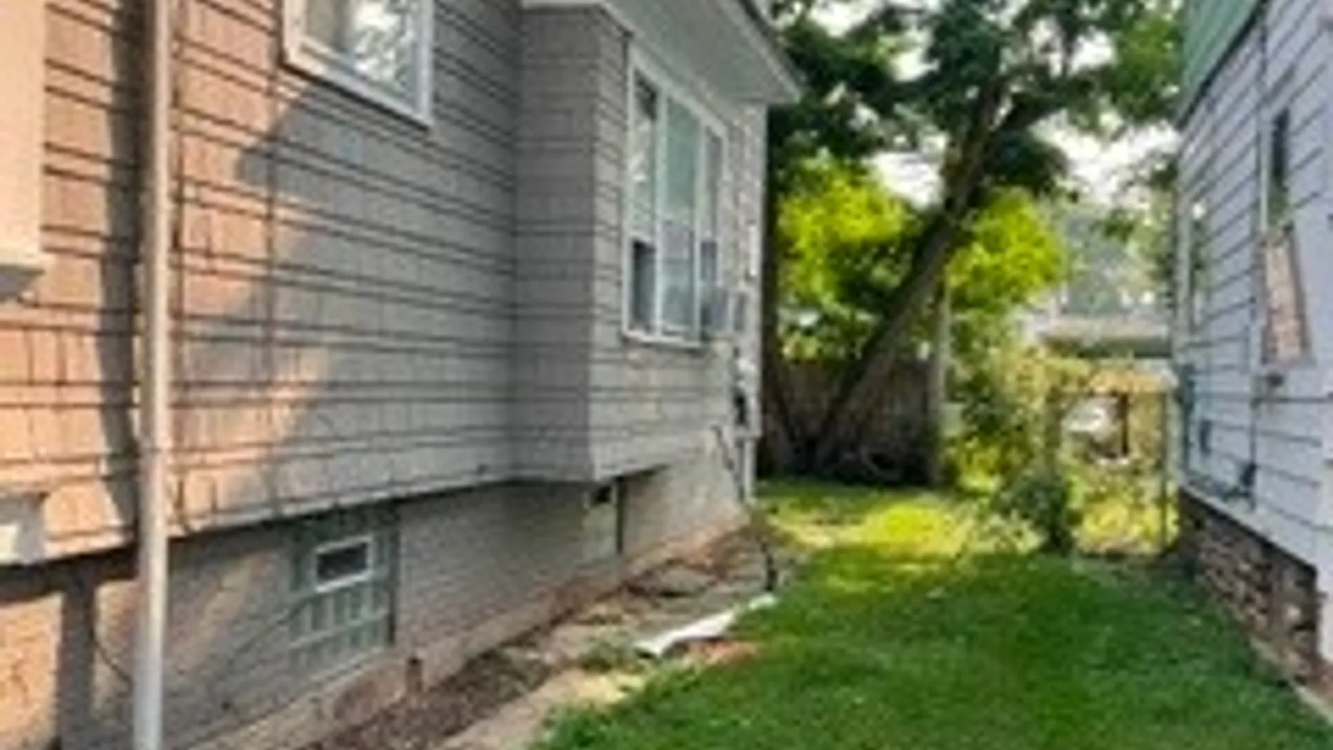 Property at 5 Bewley Parkway, Lockport City, NY 14094 4