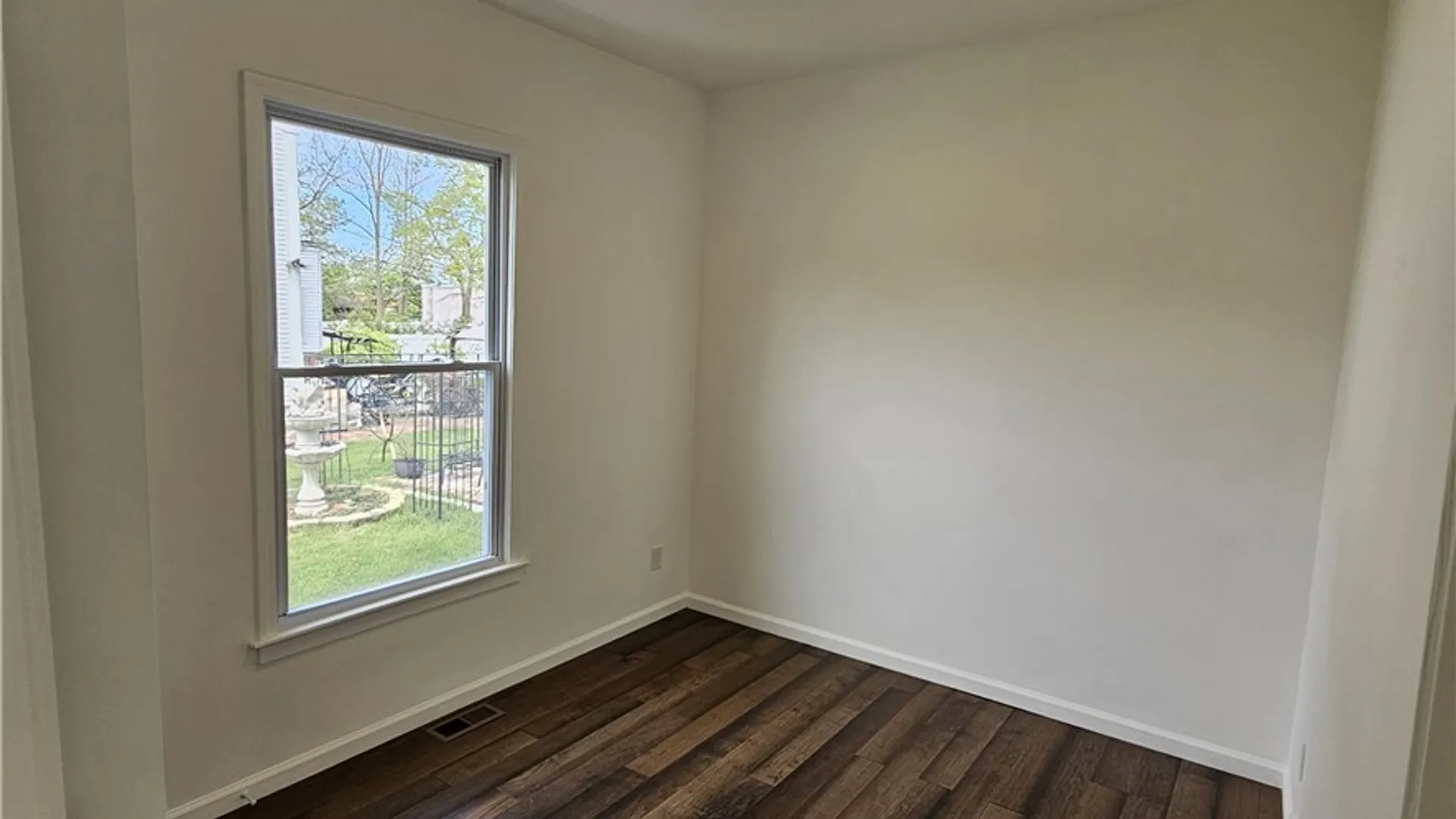 Property at 23 Oxford Avenue, Buffalo, NY 14209 25