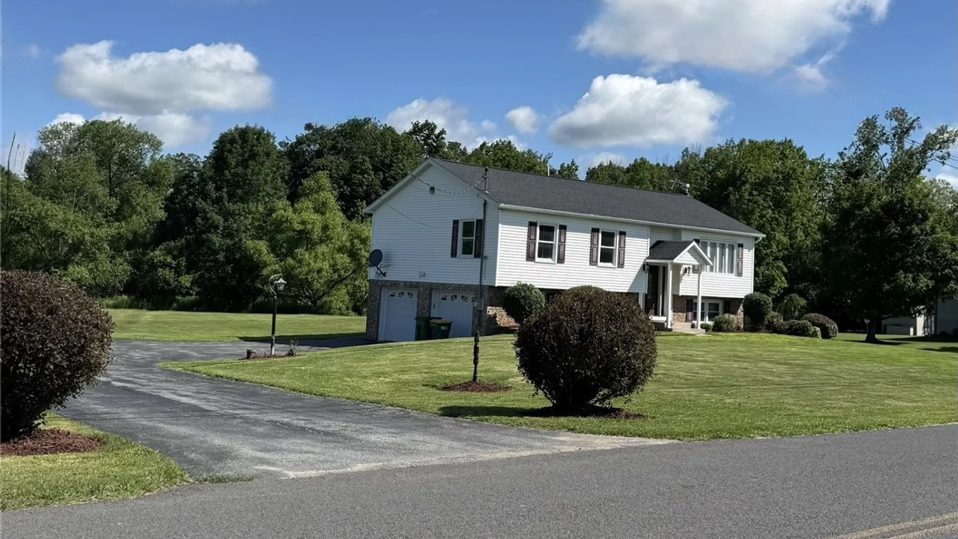 Property at 6905 Fairway Drive, Westmoreland, NY 13490 2
