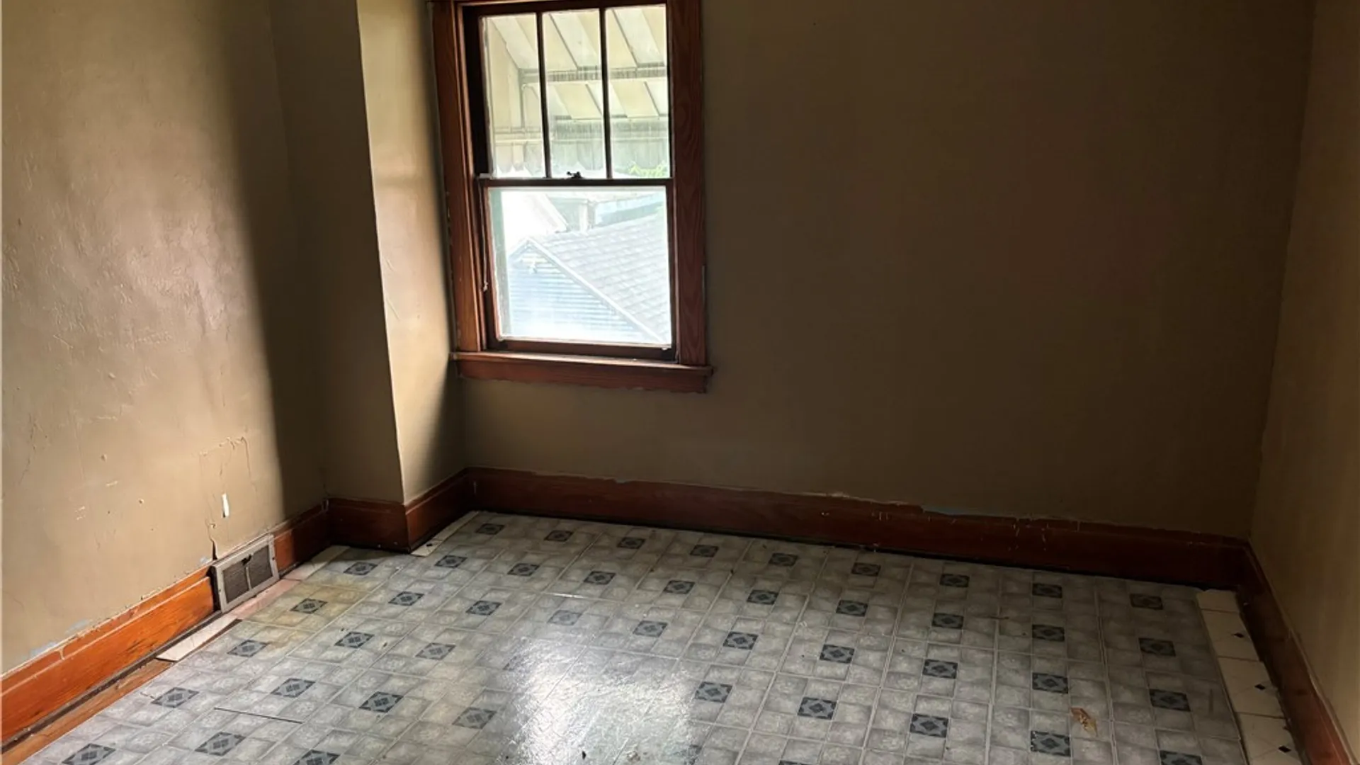 Property at 454 Wyoming Avenue, Buffalo, NY 14215 21