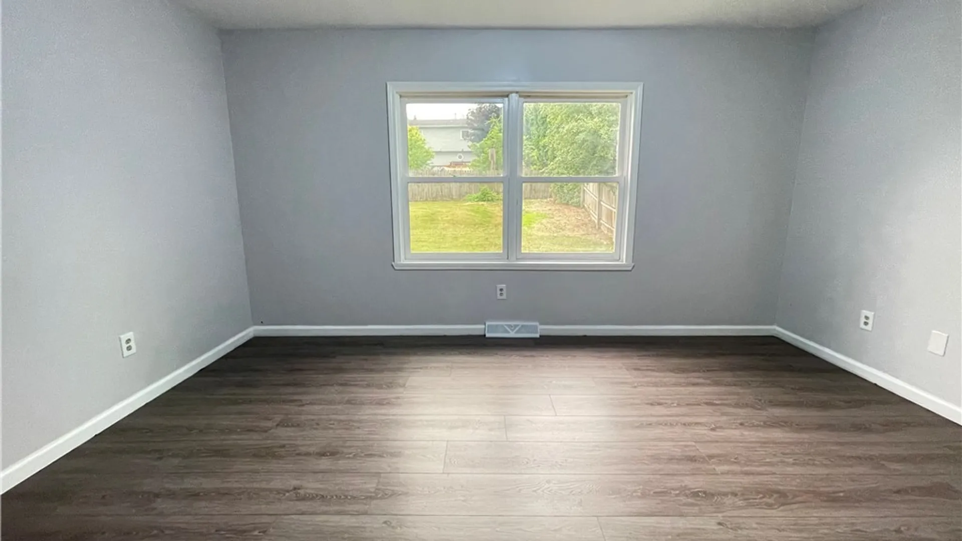 Property at 820 Northway Street, Syracuse, NY 13224 14