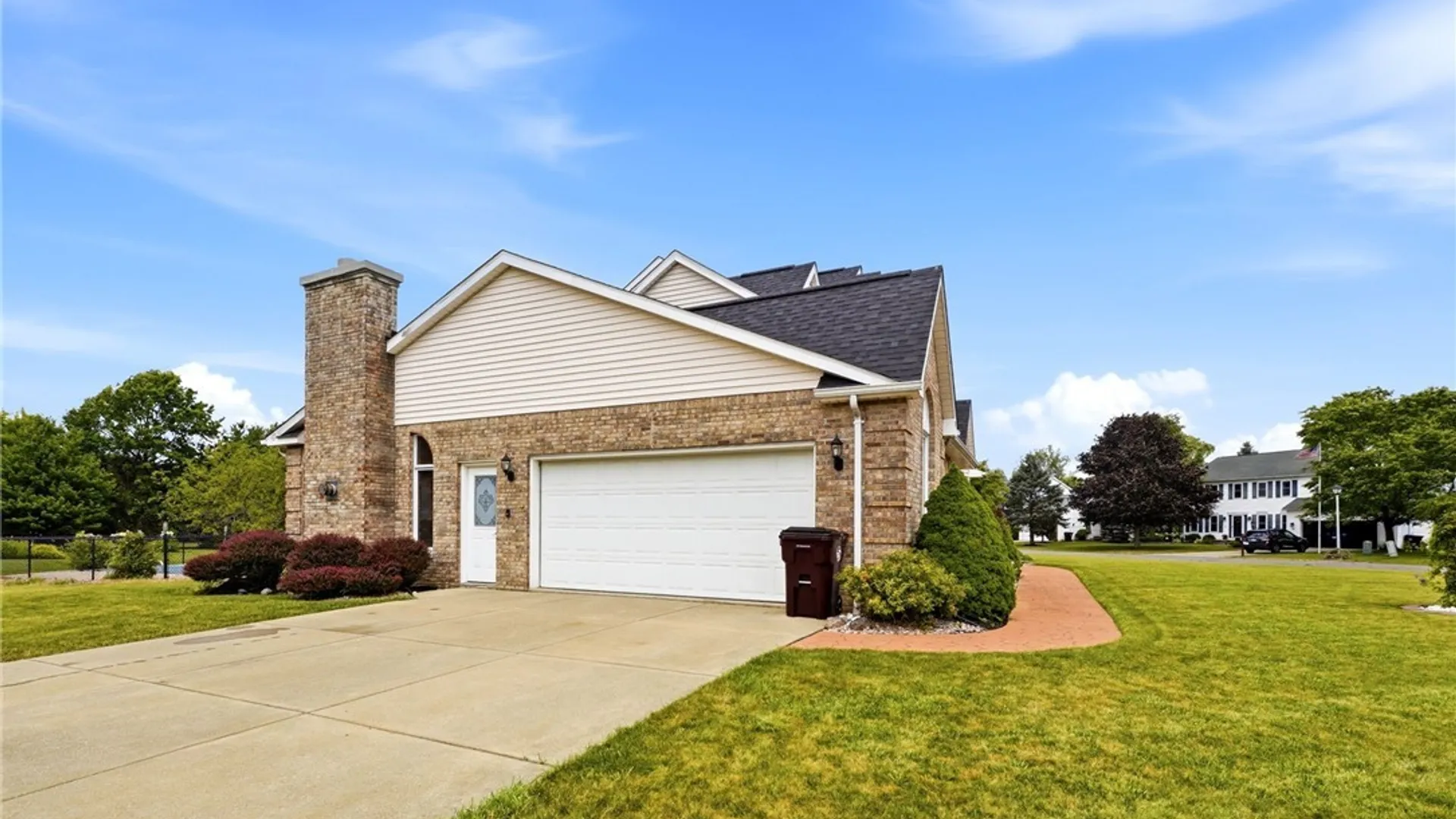 Property at 30 Ashwood Lane, Orchard Park, NY 14127 4