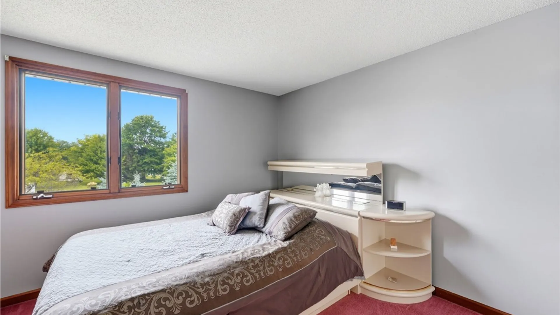 Property at 30 Ashwood Lane, Orchard Park, NY 14127 44