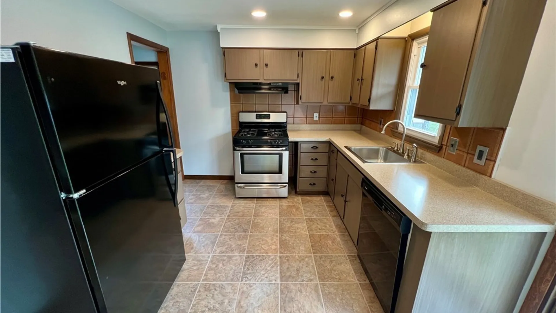 Property at 17 Greenhill, West Seneca, NY 14224 14