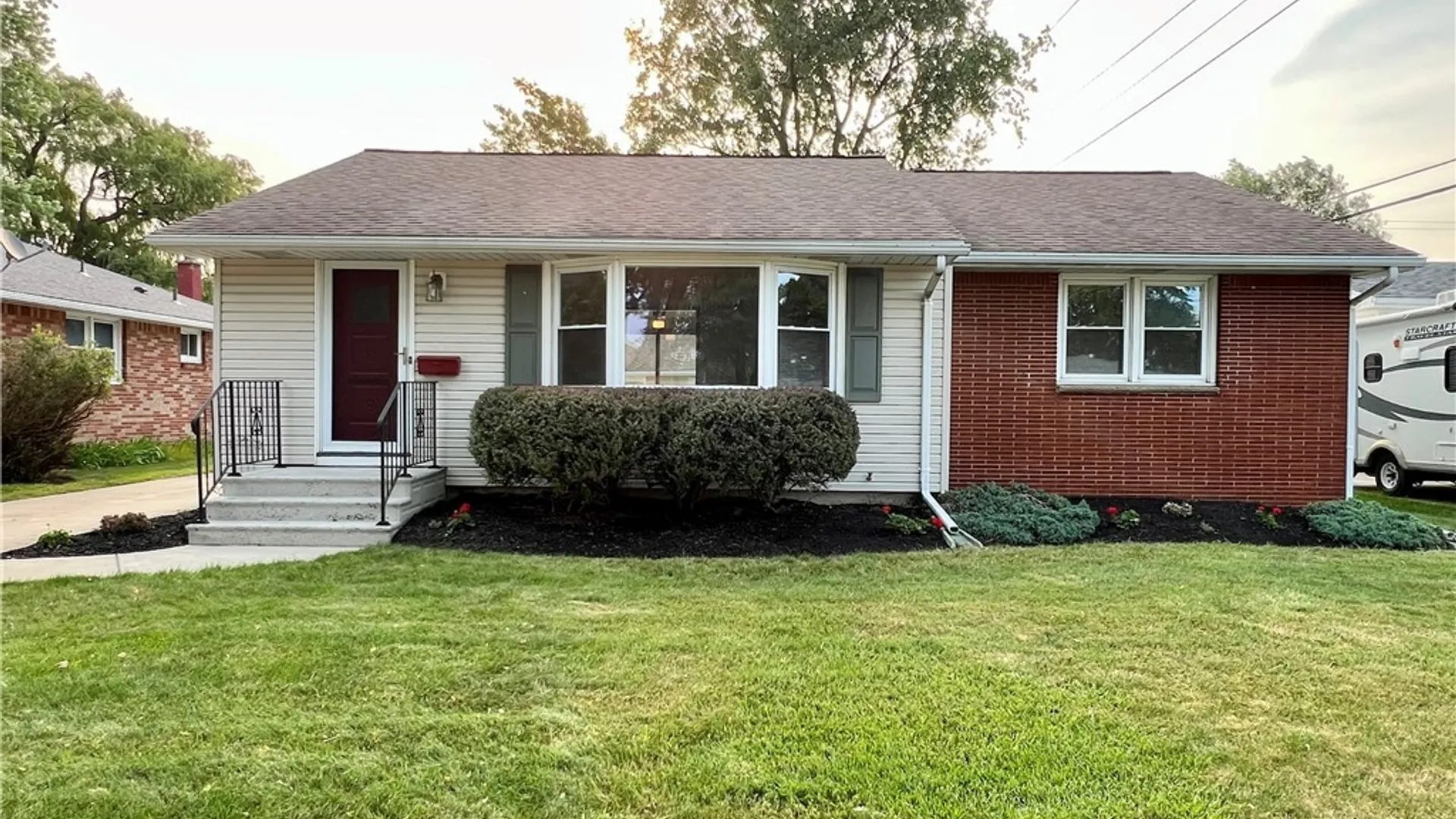 Property at 17 Greenhill, West Seneca, NY 14224 2