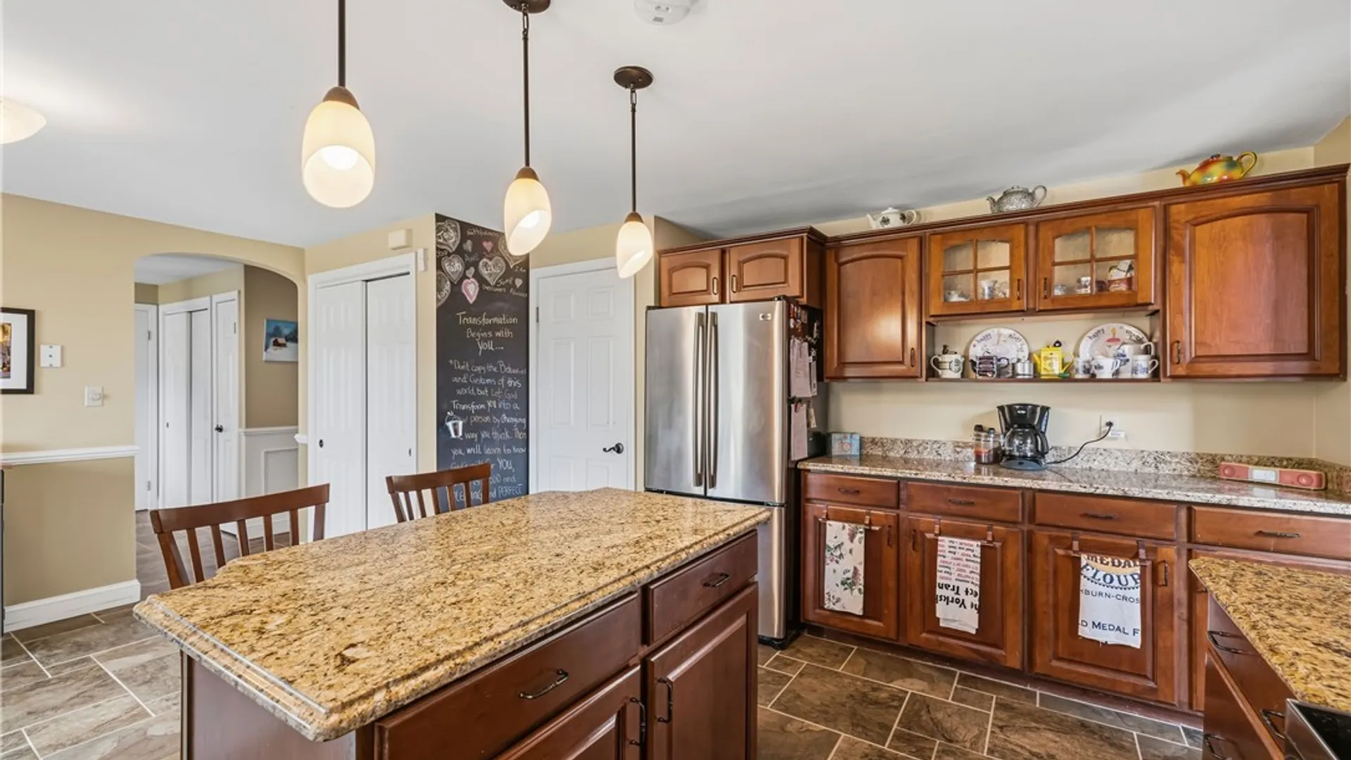 Property at 951 Foxcroft Rd, Grand Island, NY 14072 3