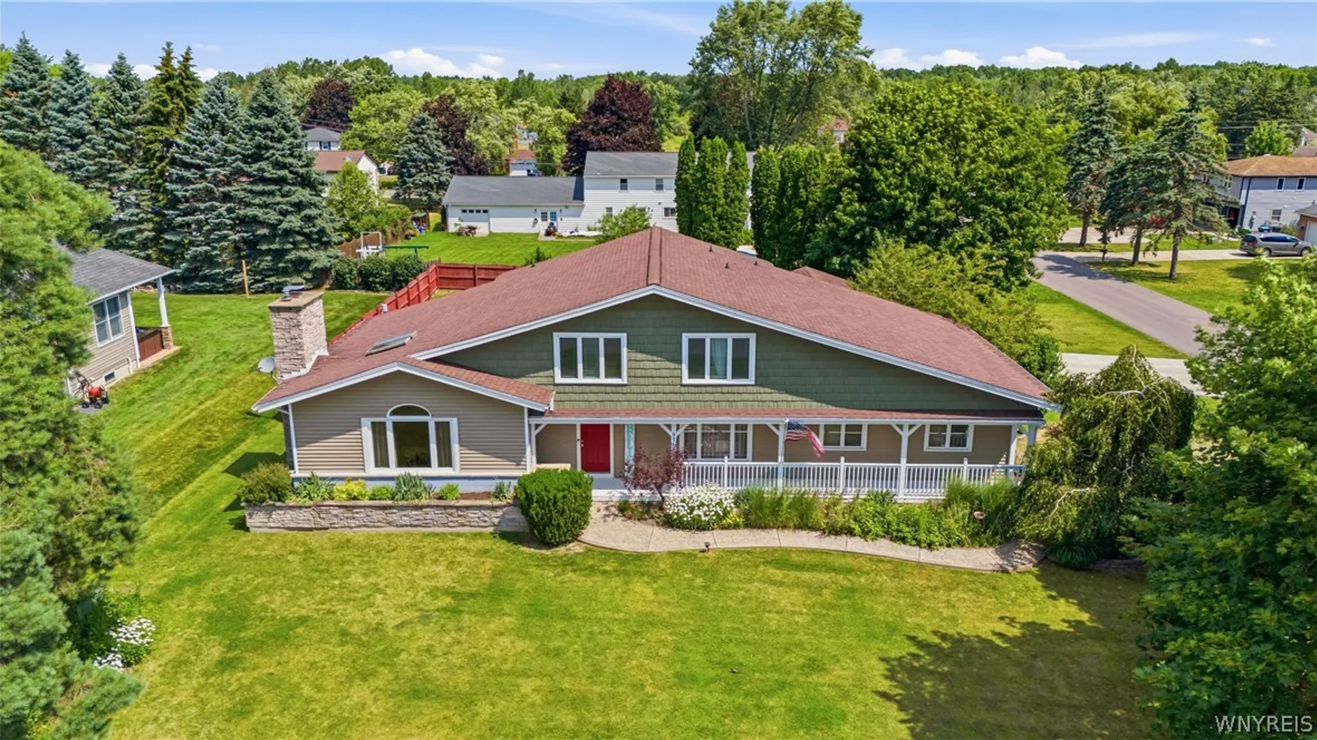Property at 951 Foxcroft Rd, Grand Island, NY 14072 39