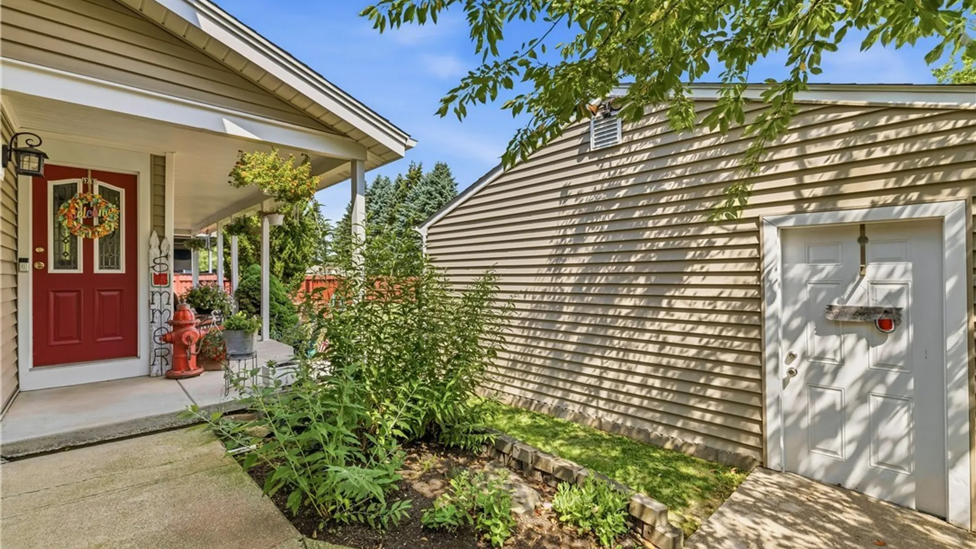 Property at 951 Foxcroft Rd, Grand Island, NY 14072 43