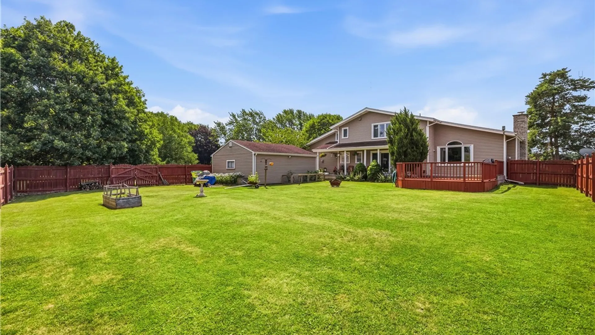 Property at 951 Foxcroft Rd, Grand Island, NY 14072 45