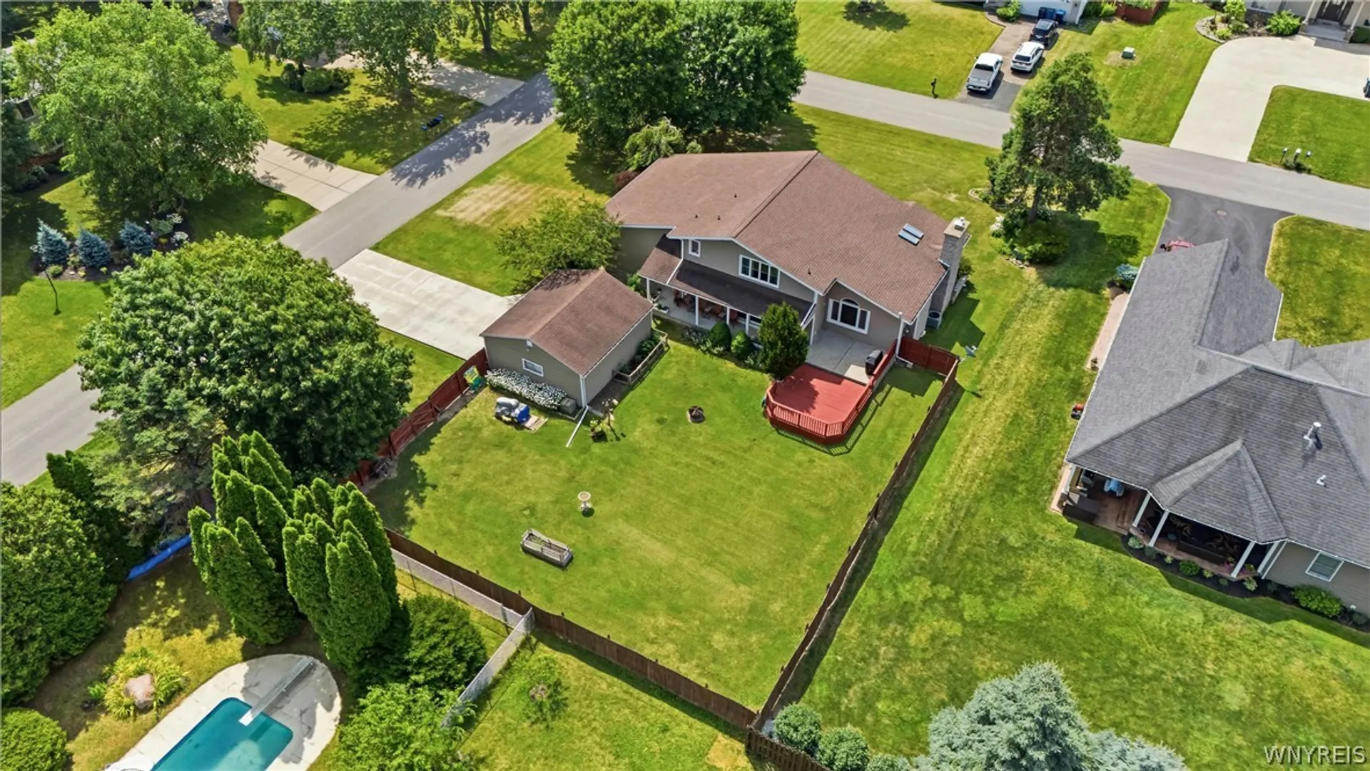 Property at 951 Foxcroft Rd, Grand Island, NY 14072 47
