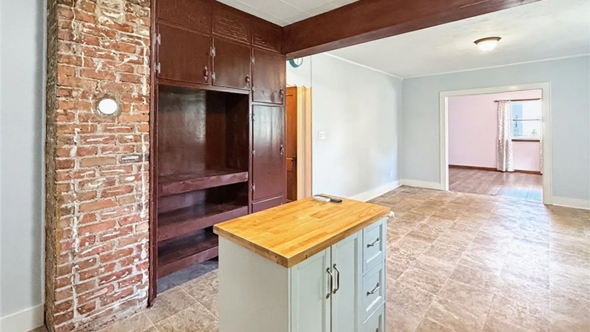 Property at 68 Burrstone Road, New Hartford, NY 13417 17
