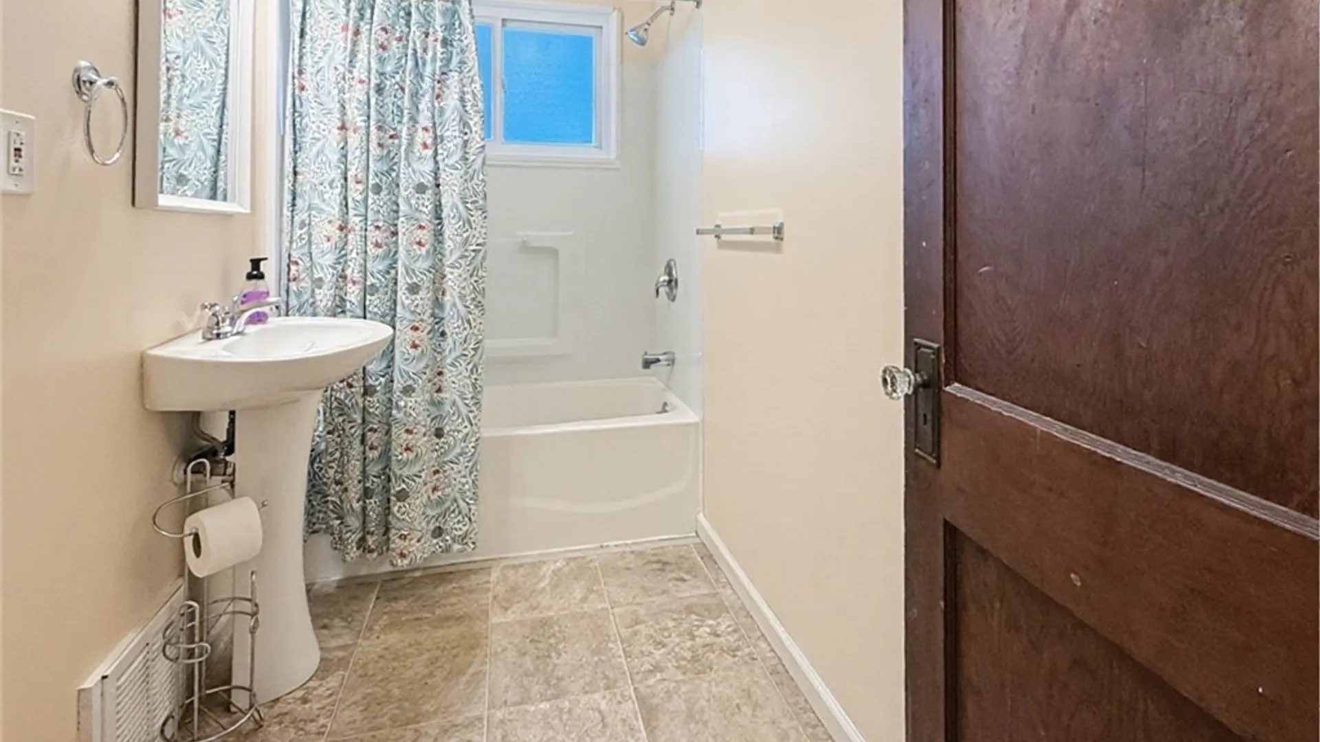 Property at 68 Burrstone Road, New Hartford, NY 13417 28