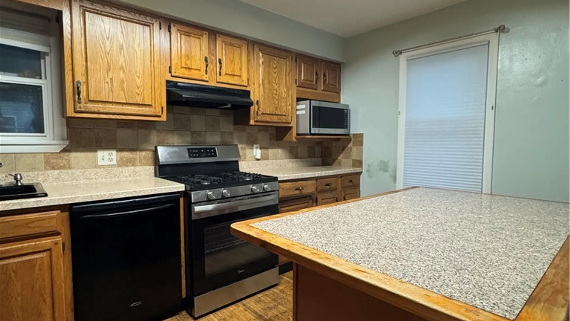 Property at 632 Bennington Drive, Greece, NY 14616 17