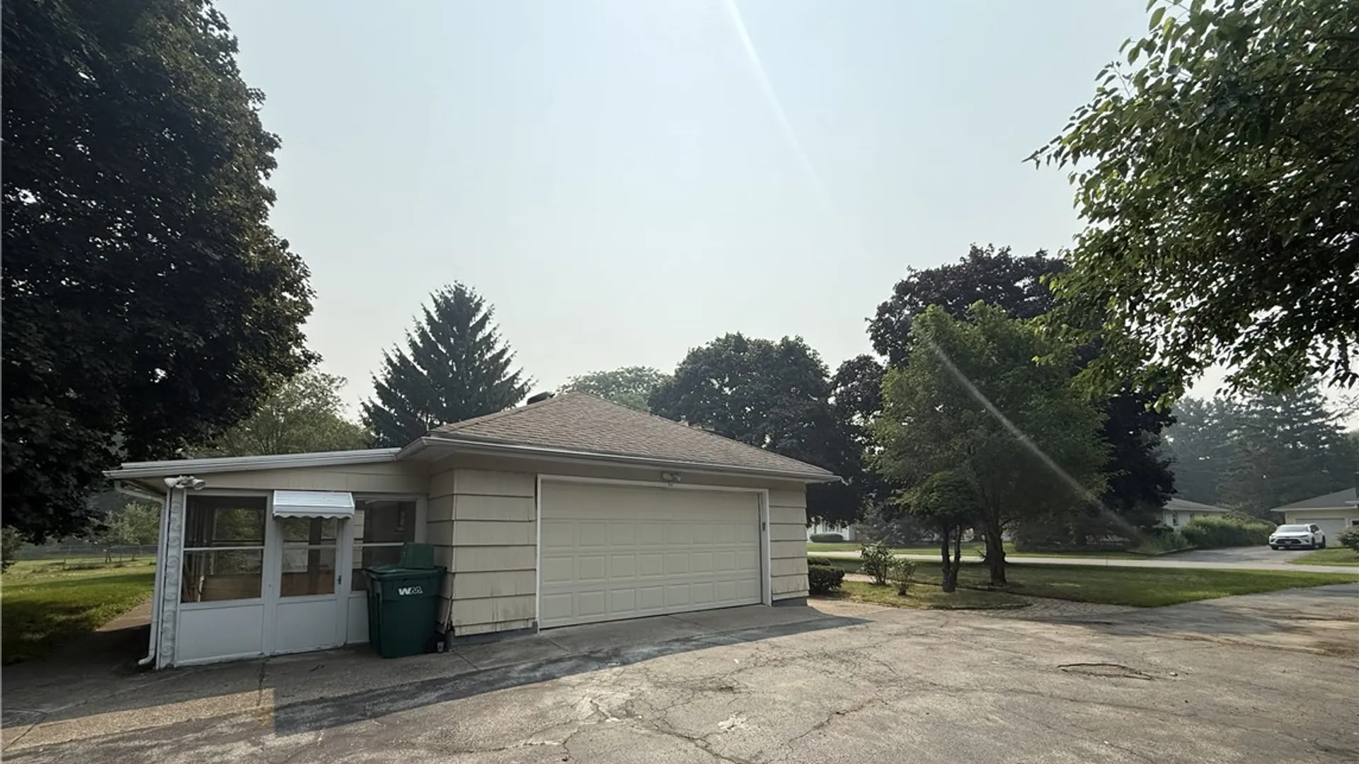 Property at 483 Brookview Drive, Irondequoit, NY 14617 4
