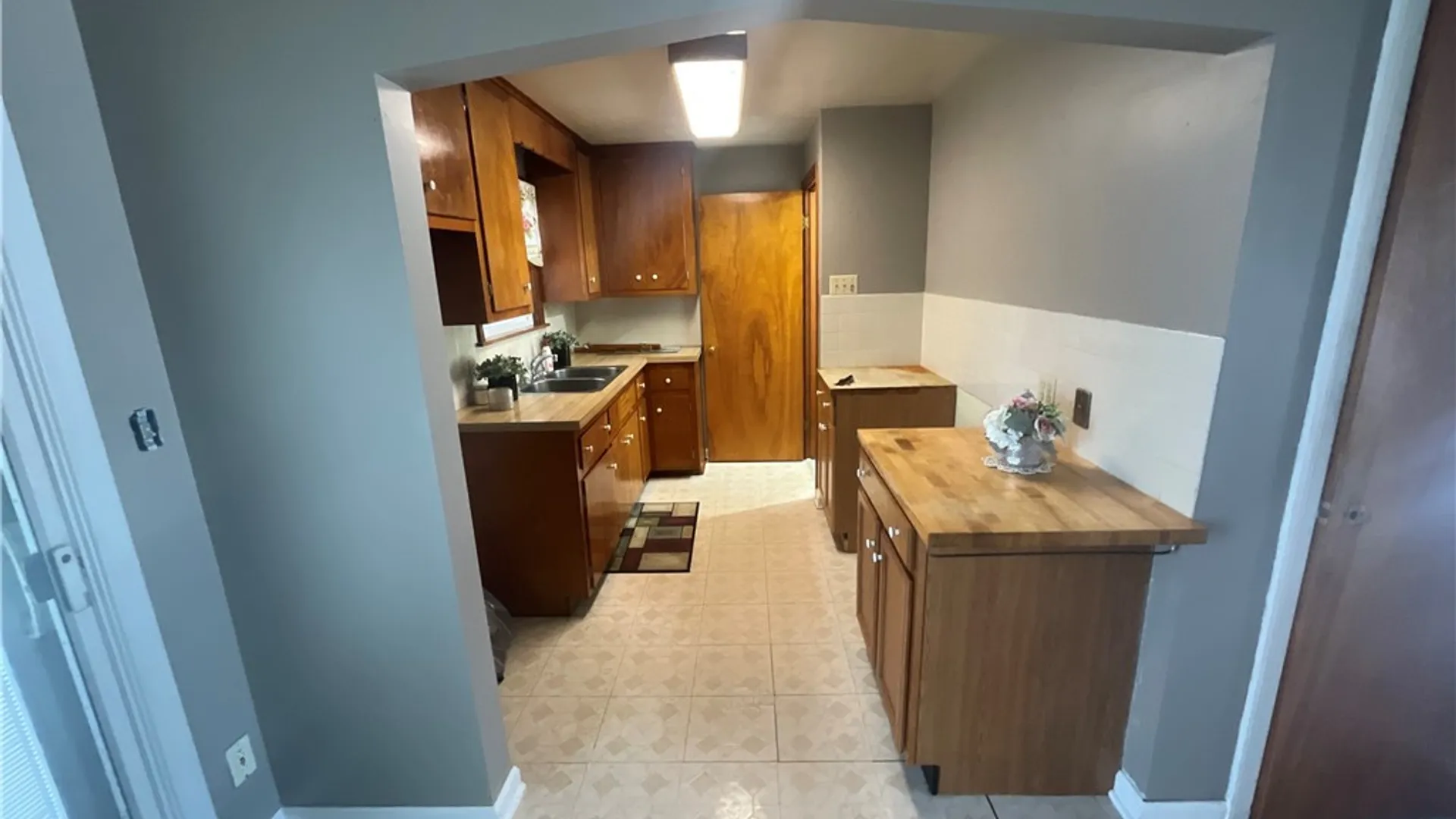 Property at 1212 90th Street, Niagara Falls, NY 14304 4