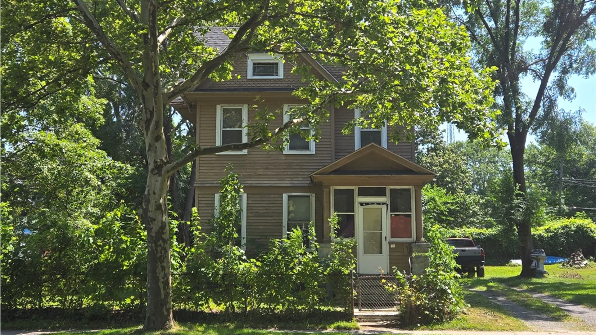 Property at 211 Parsells Avenue, Rochester, NY 14609 3