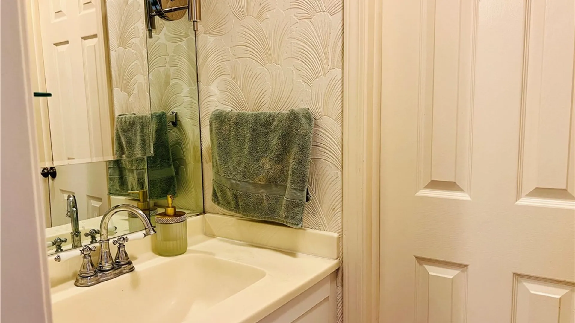 Property at 1152 The Park-D, Cortlandville, NY 13045 15