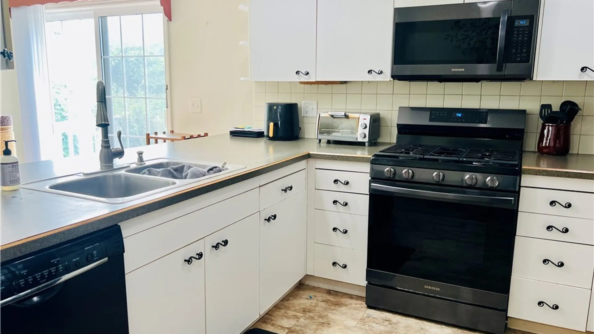 Property at 1152 The Park-D, Cortlandville, NY 13045 7