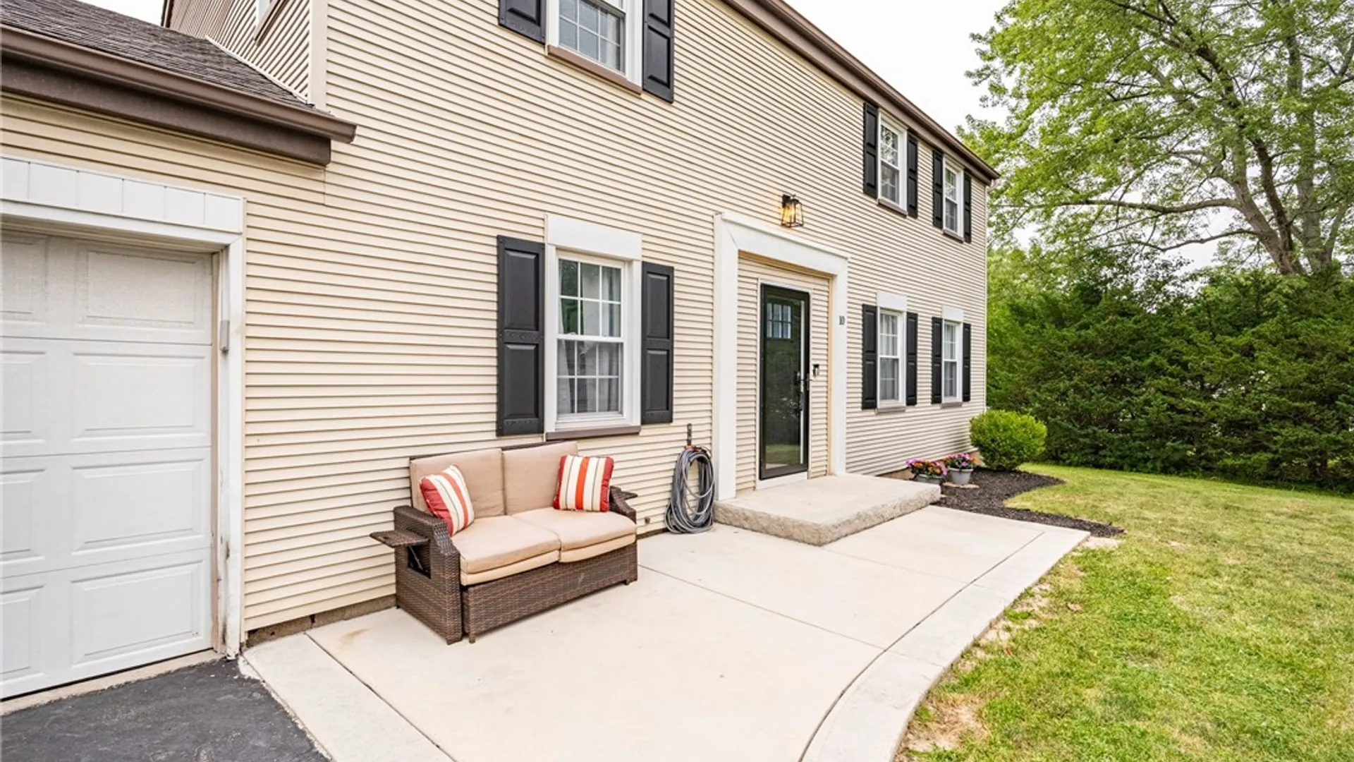 Property at 10 Guaymar Circle, Chili, NY 14624 5