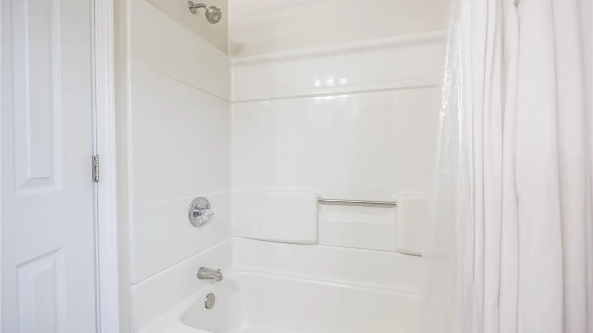 Property at 10 Guaymar Circle, Chili, NY 14624 26