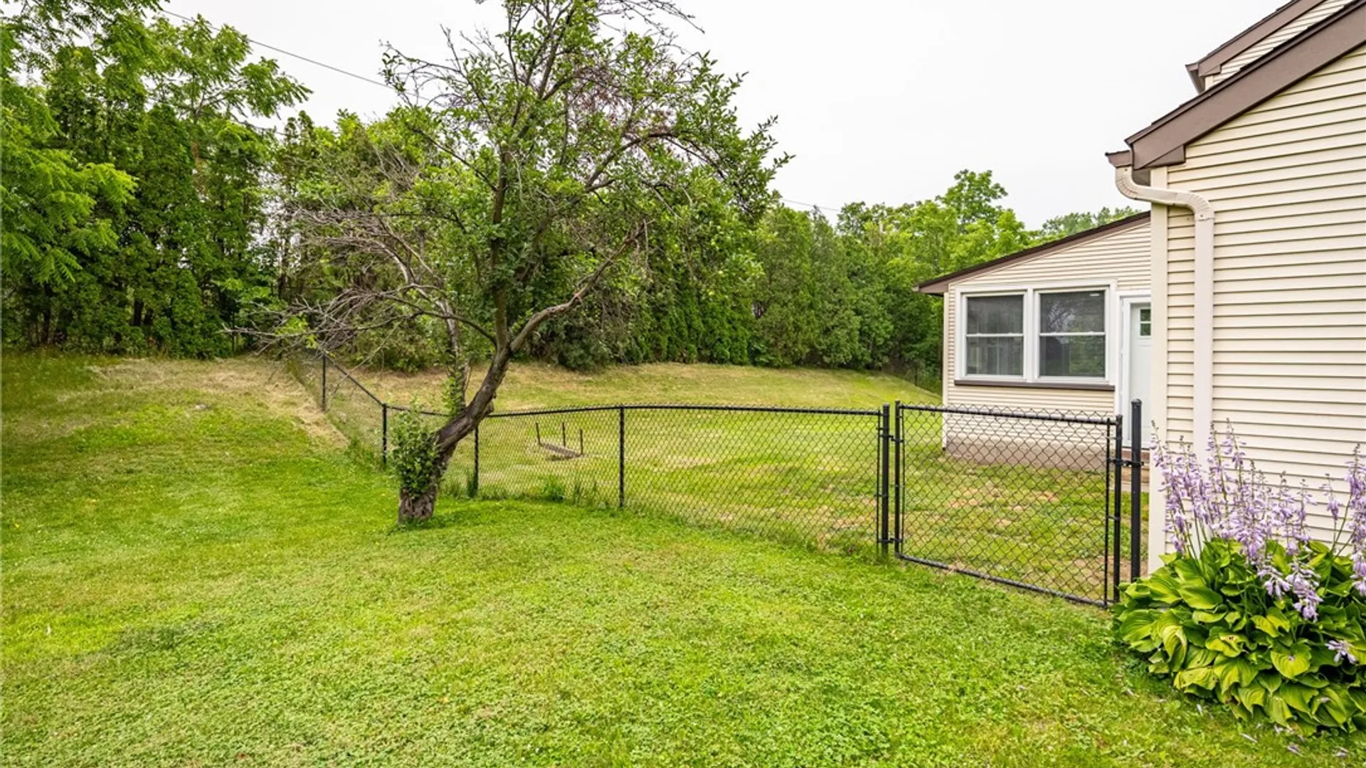 Property at 10 Guaymar Circle, Chili, NY 14624 38