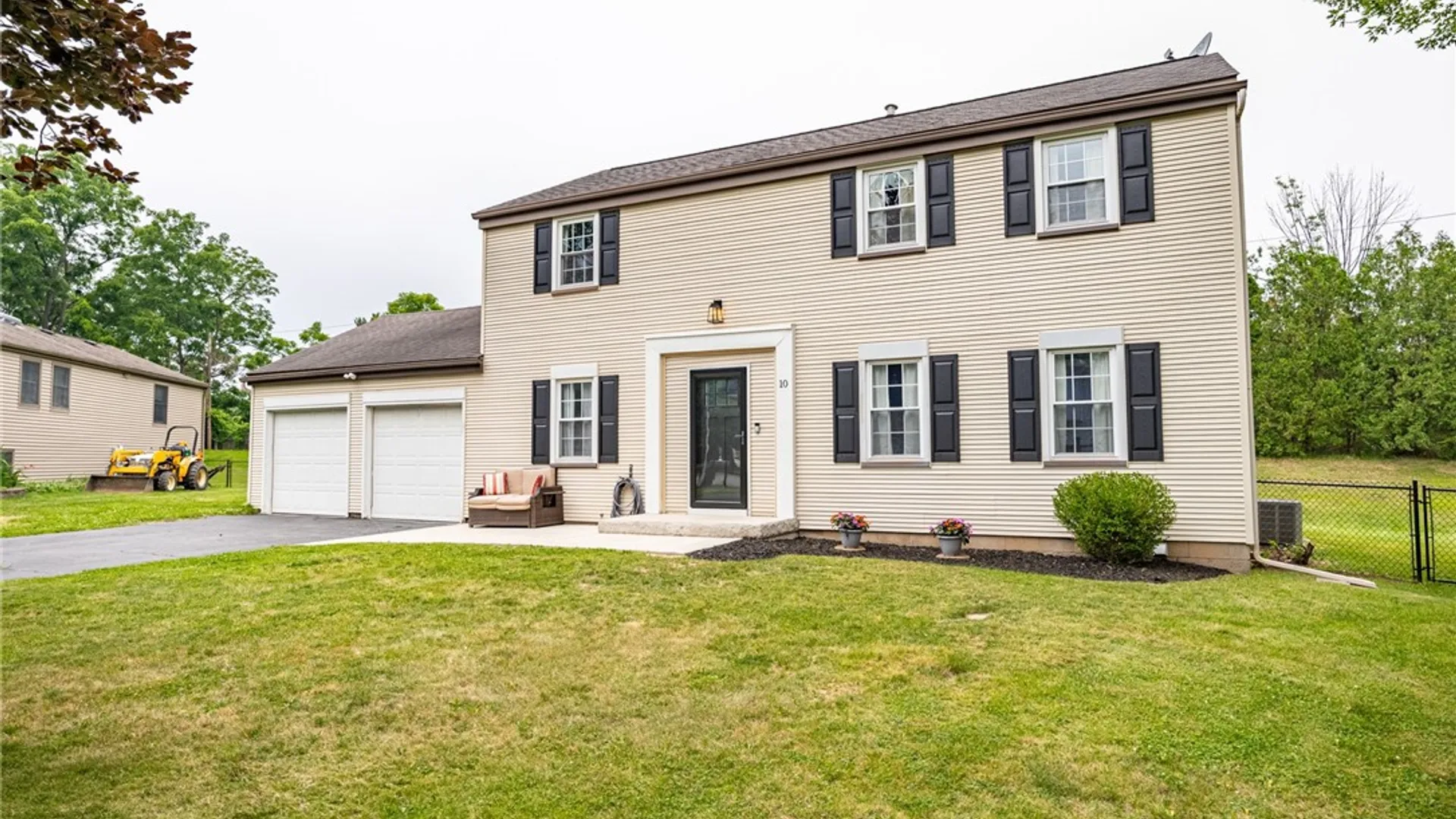 Property at 10 Guaymar Circle, Chili, NY 14624 2