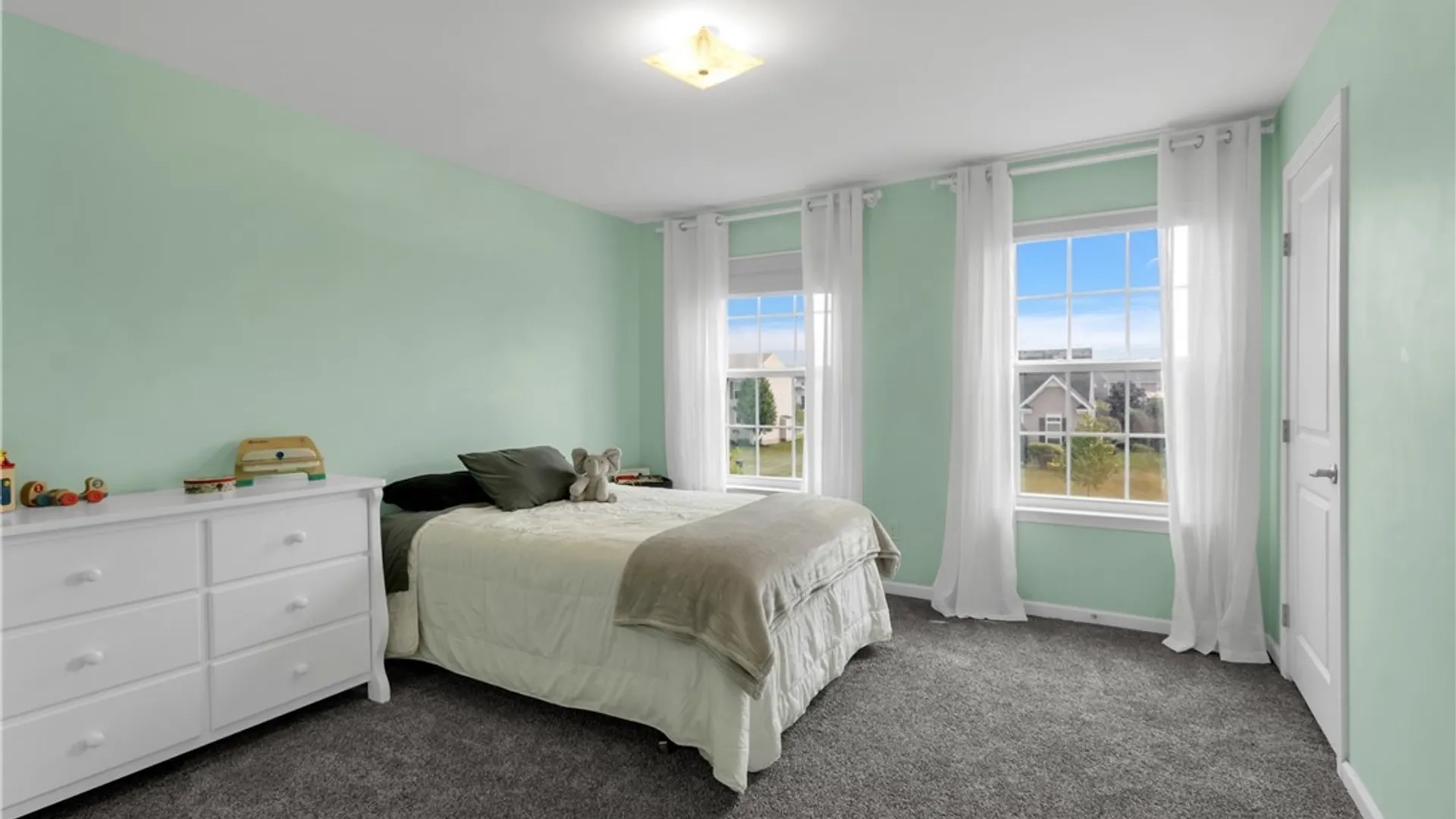 Property at 38 Middlebury Lane, Lancaster, NY 14086 33