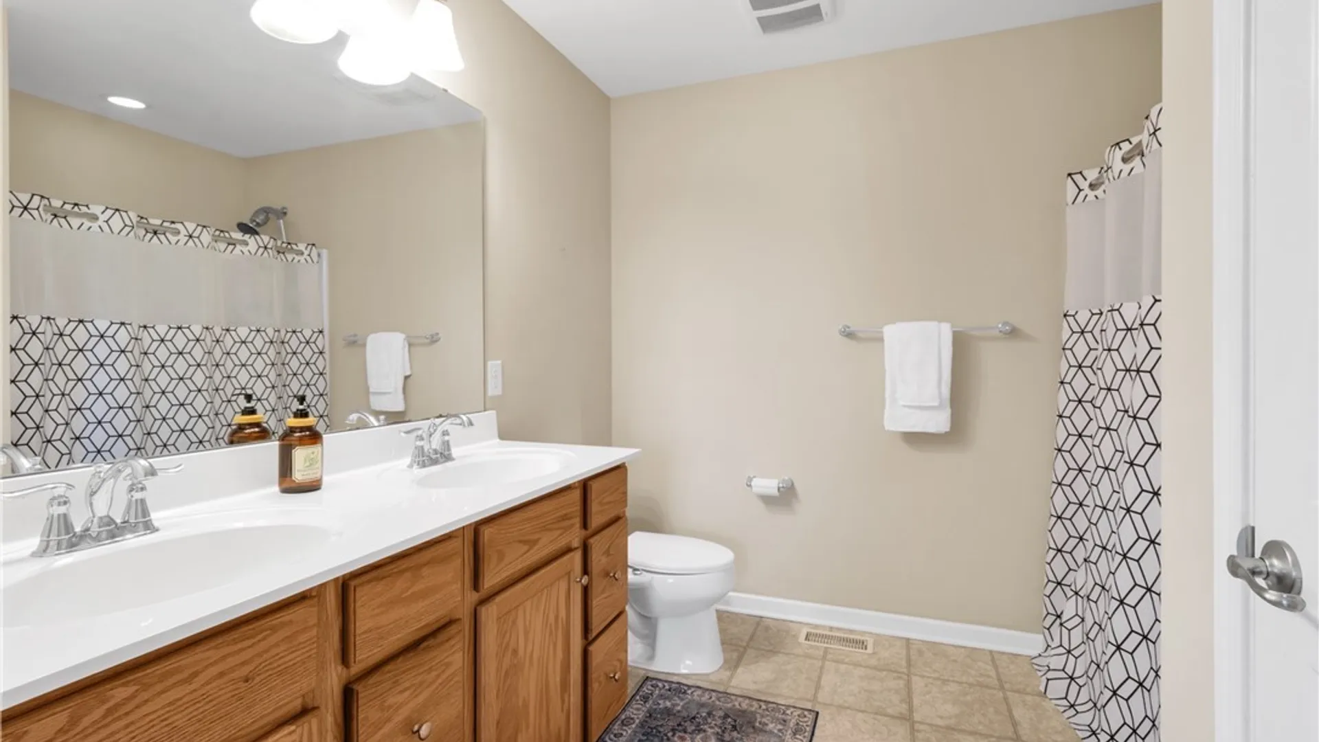 Property at 38 Middlebury Lane, Lancaster, NY 14086 39