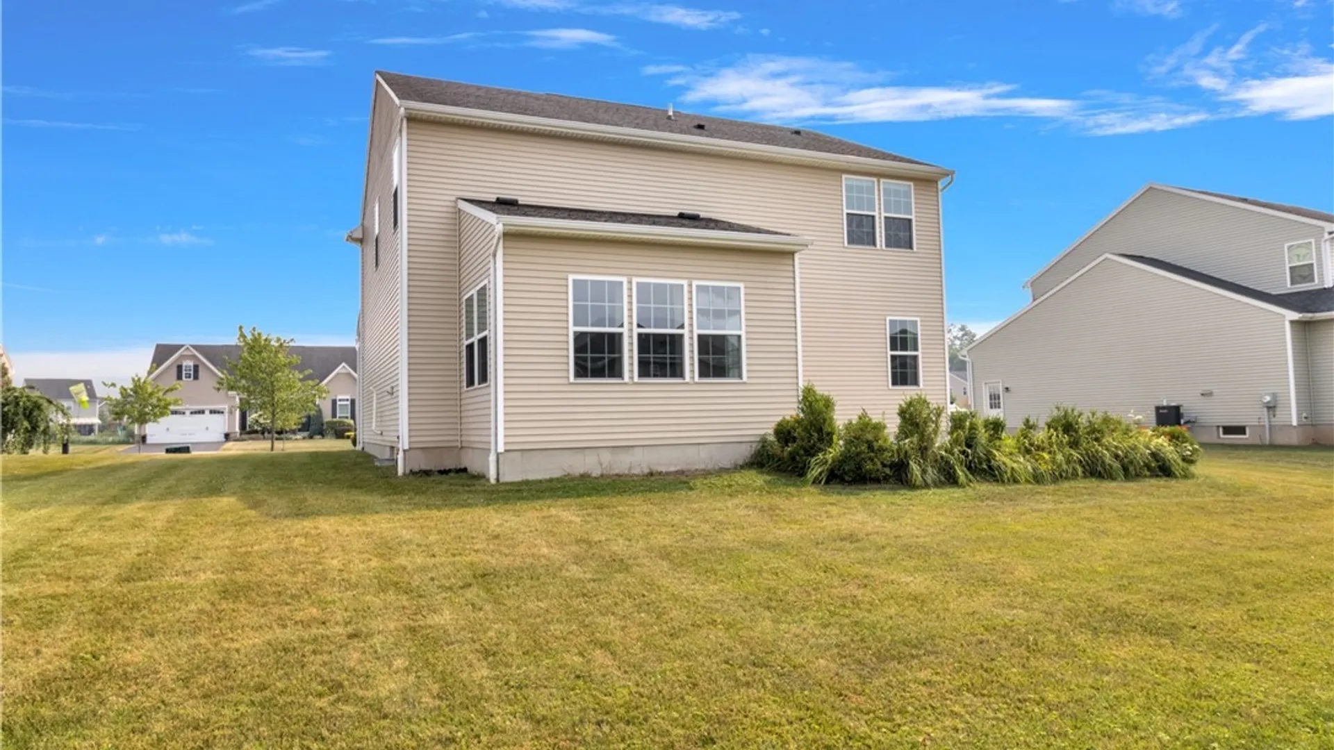 Property at 38 Middlebury Lane, Lancaster, NY 14086 49