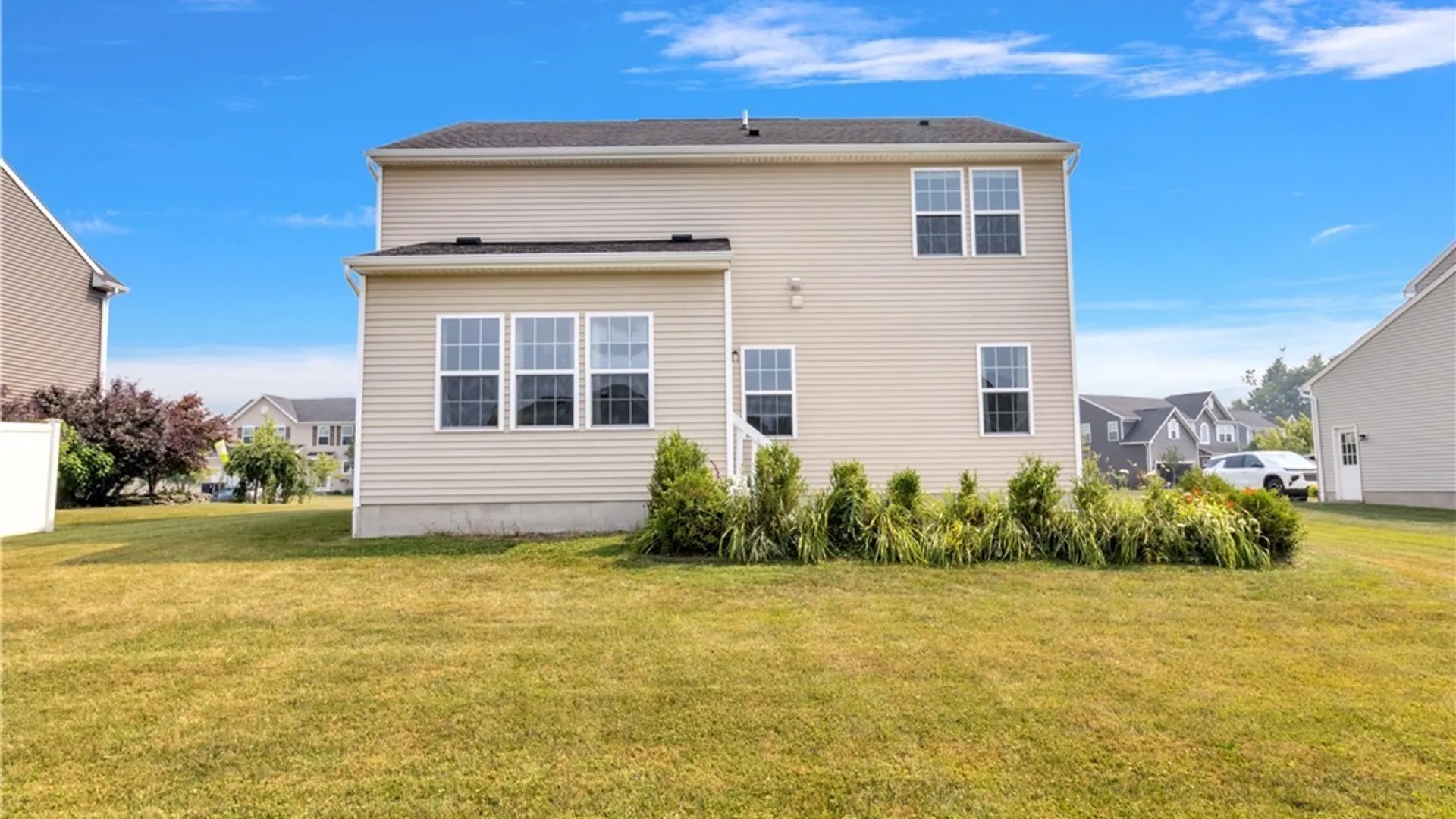 Property at 38 Middlebury Lane, Lancaster, NY 14086 50