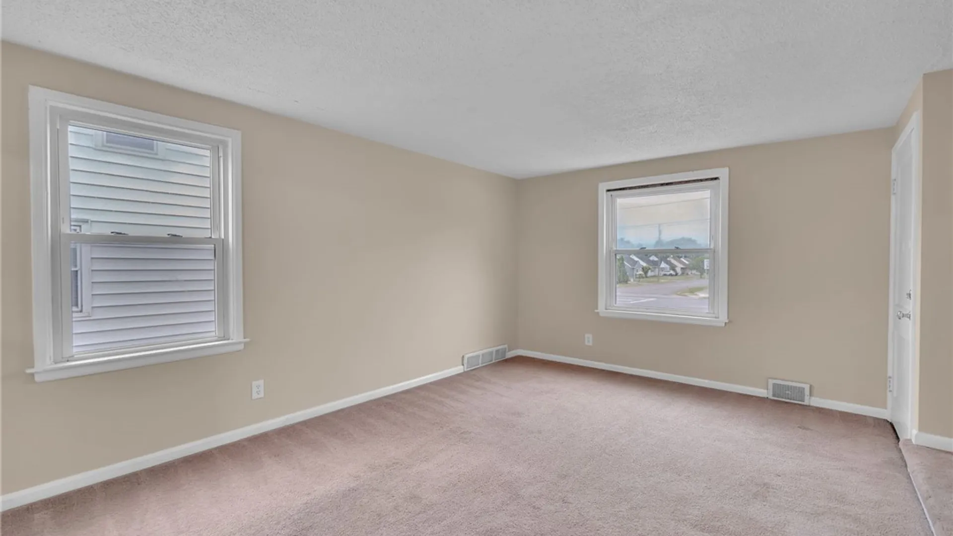 Property at 4529 Union Road, Cheektowaga, NY 14225 28